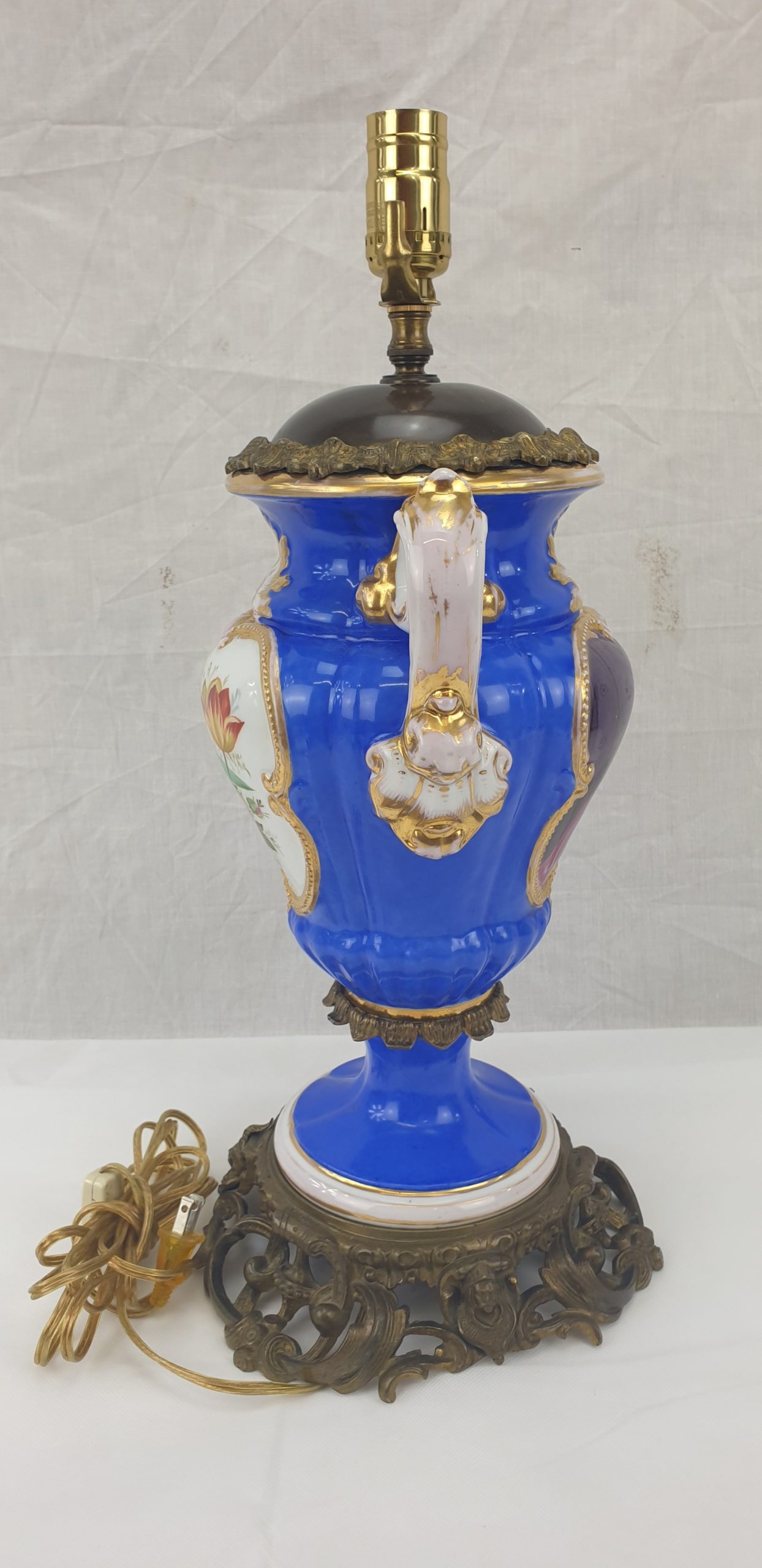 Sevres Style Urn Vase With Ornate Ormolu Mounts Porcelain Table Lamp - Image 4