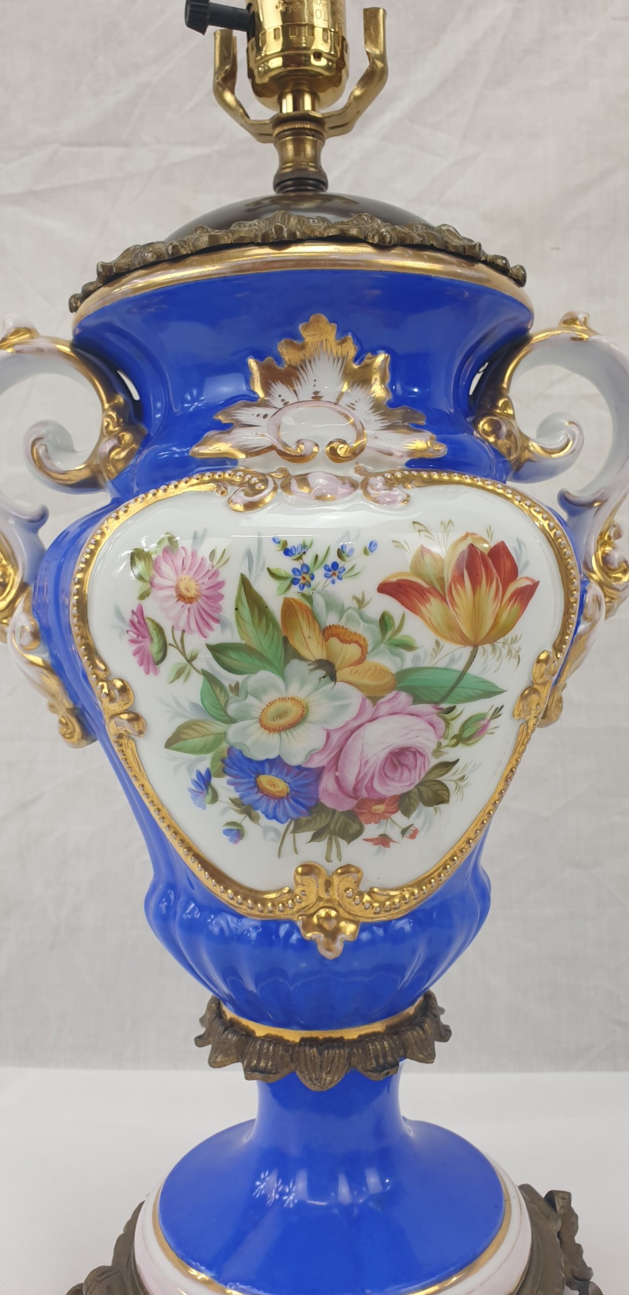 Sevres Style Urn Vase With Ornate Ormolu Mounts Porcelain Table Lamp - Image 6