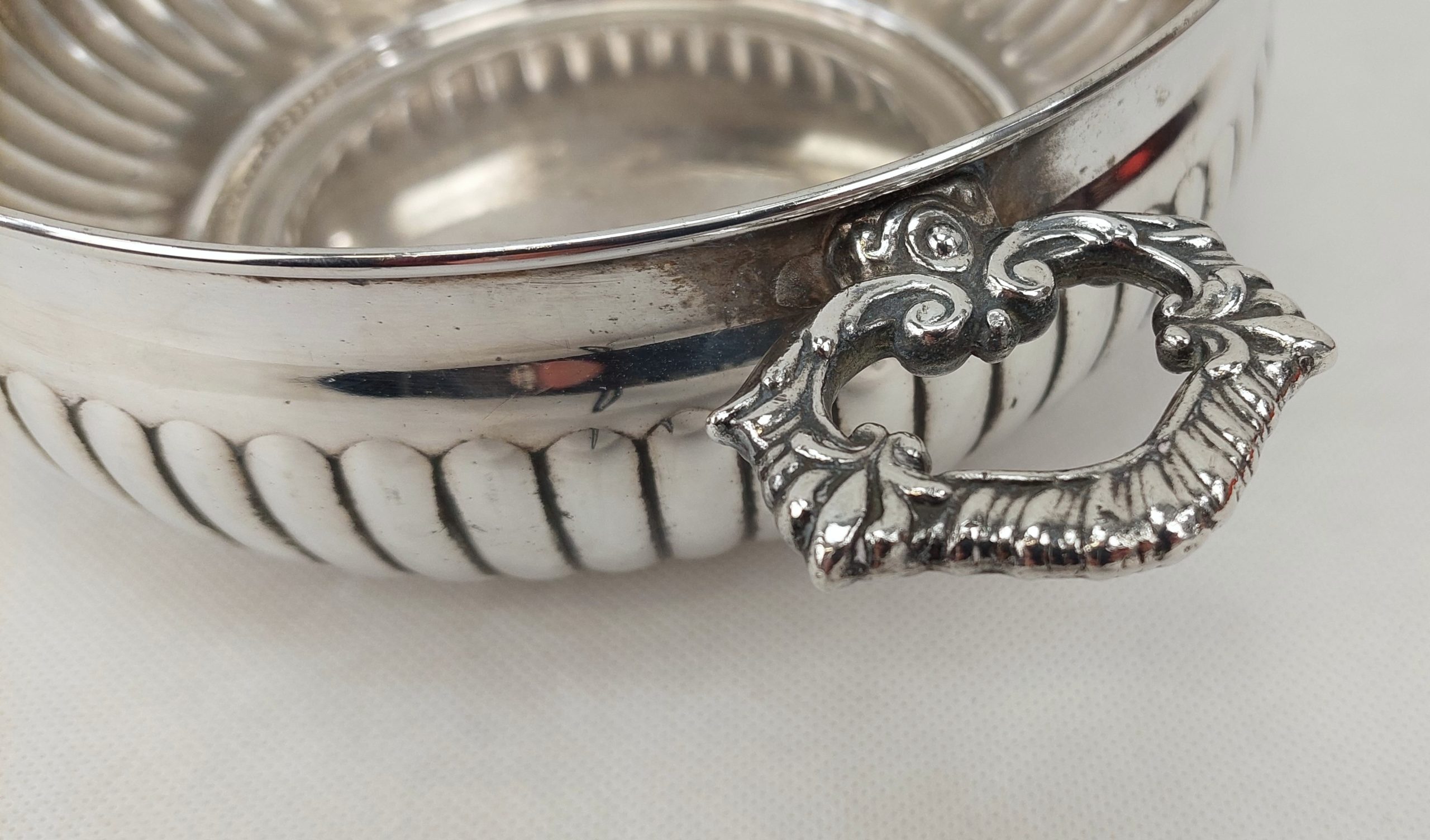 Silver Plated Reeded Twin Handled Bowl By Luke Of Atlanta - Image 8