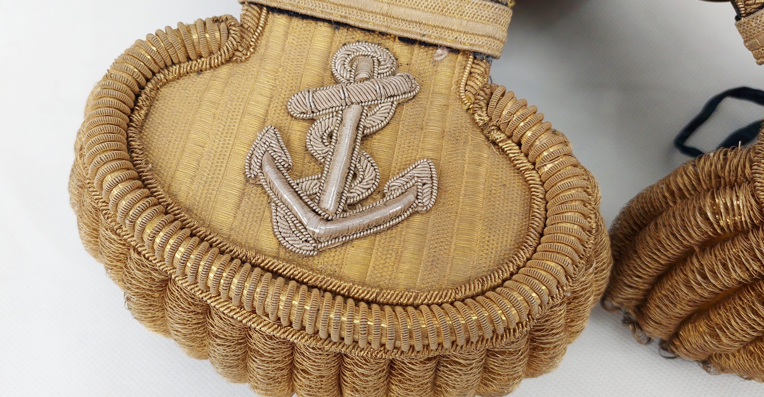 Victorian Royal Navy Post Captains Bullion Epaulettes In Tin - Image 8