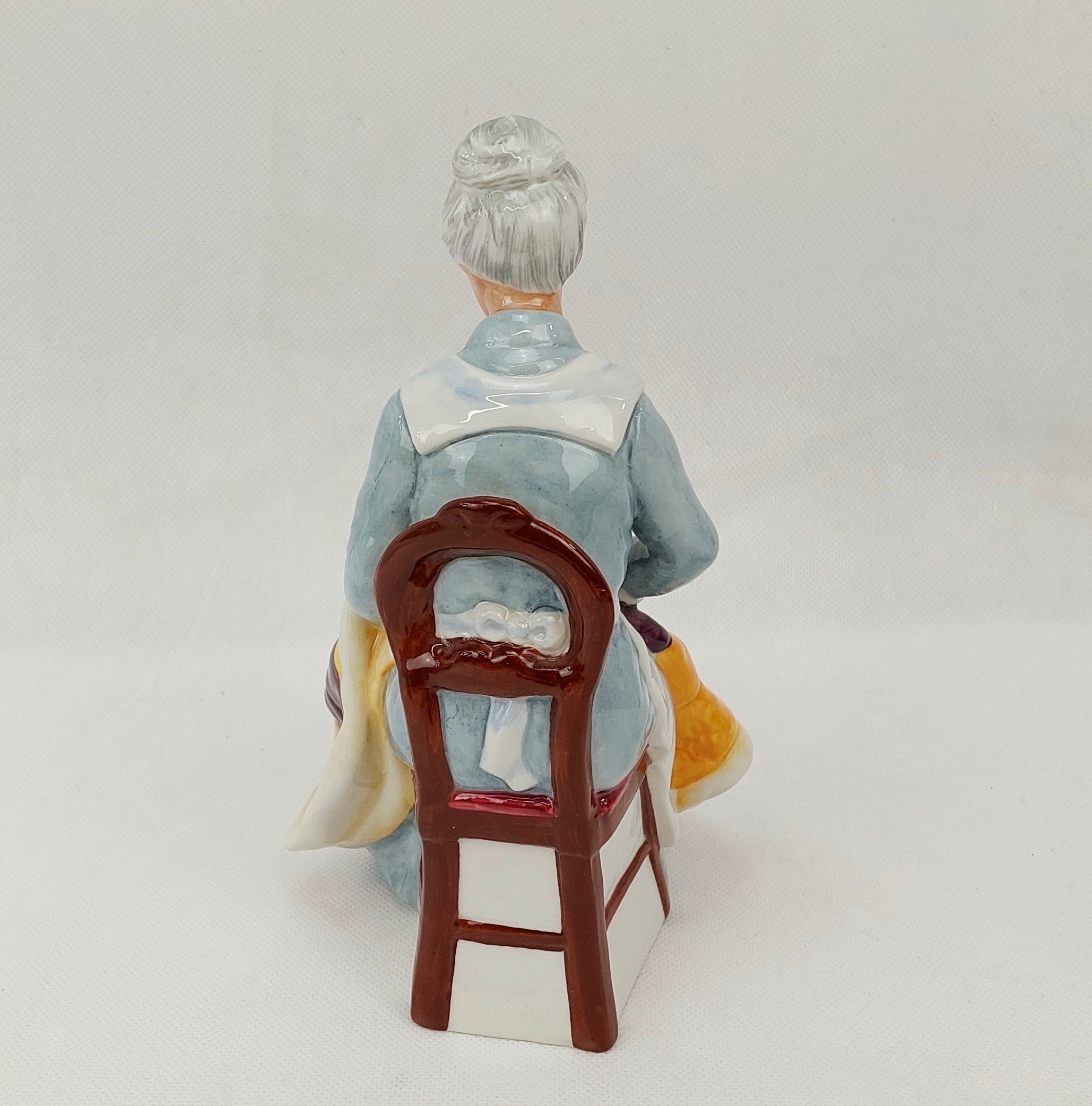 Royal Doulton Figurine ‘Eventide’ HN 2814 - Image 6