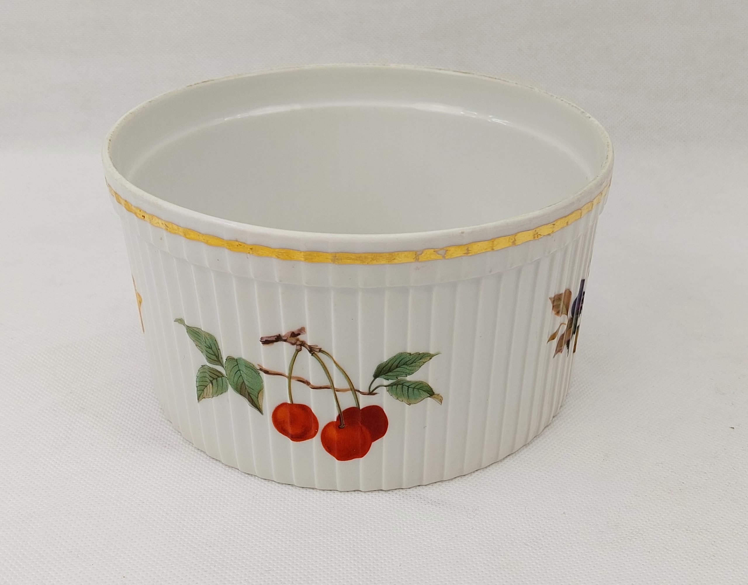 Royal Worcester Evesham Gold Large Soufflé Dish - Image 2