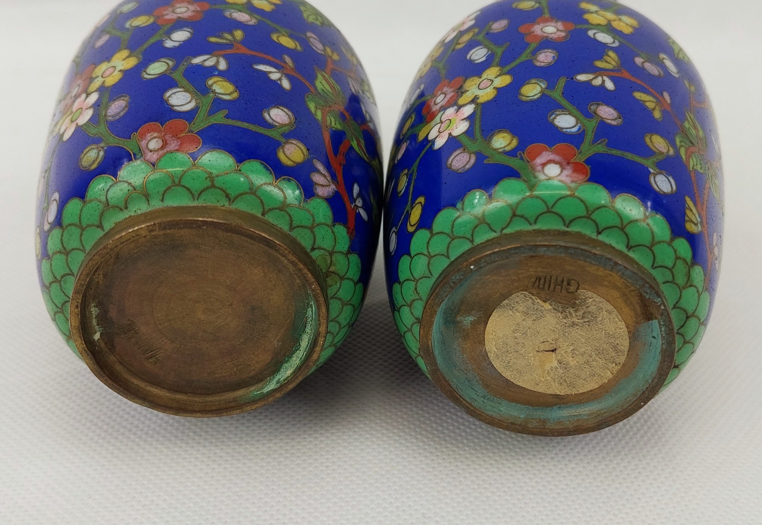 Pair Of Small Recent Chinese Cloissone Vases - Image 5