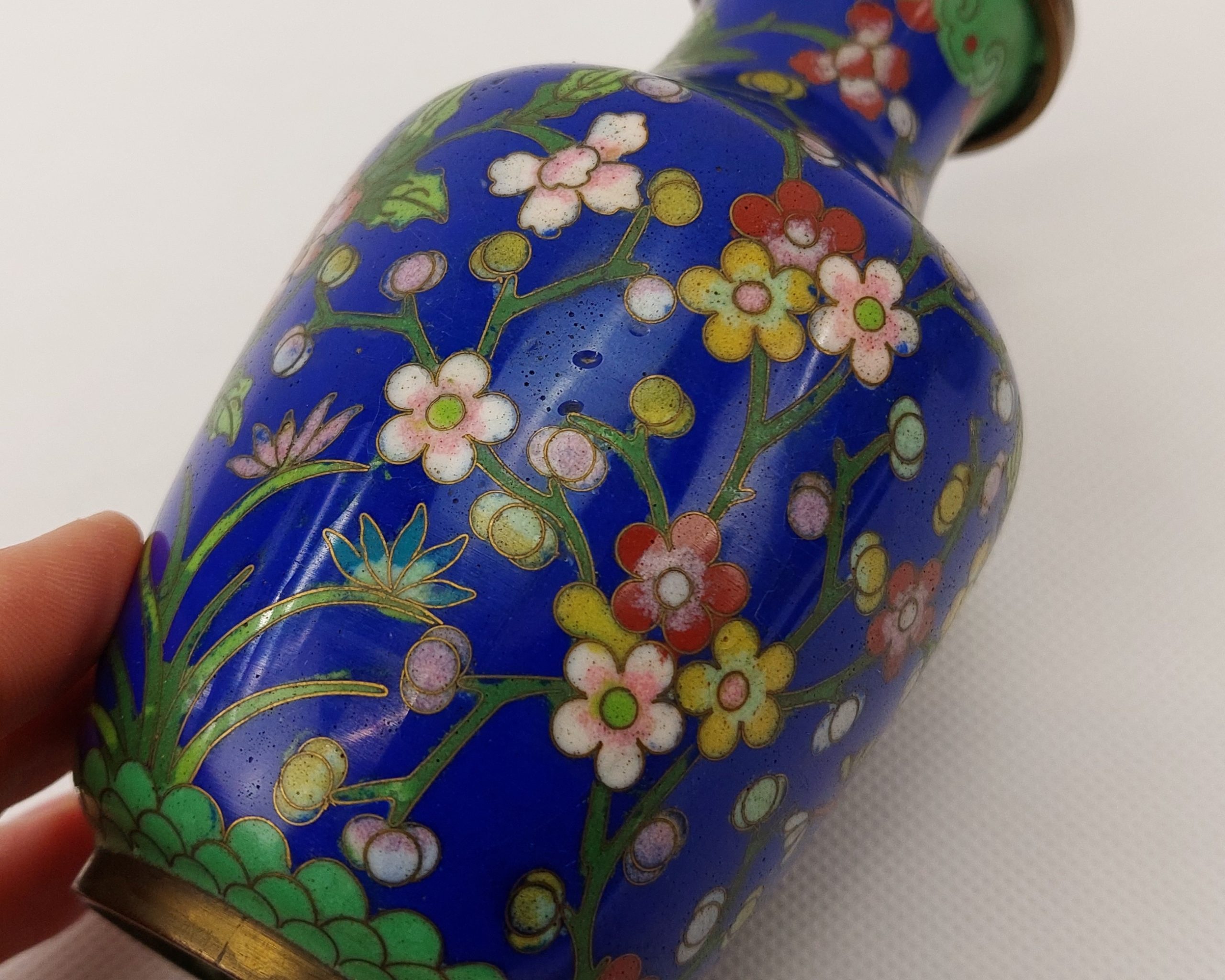Pair Of Small Recent Chinese Cloissone Vases - Image 3