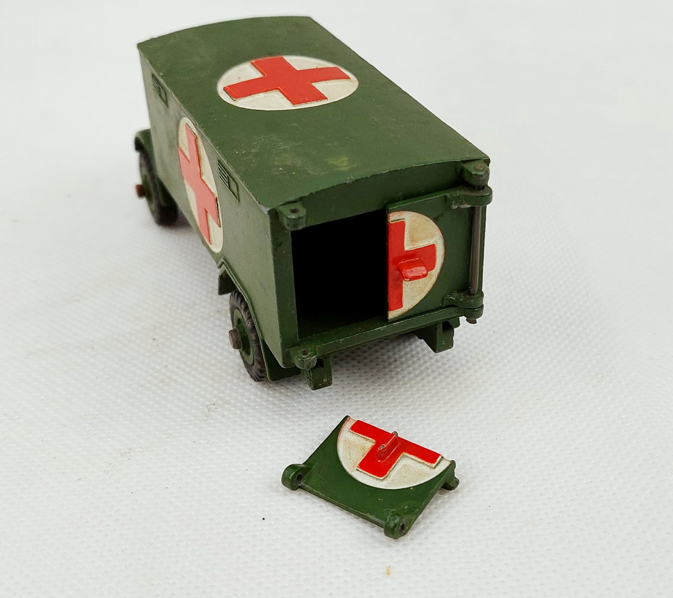Boxed Dinky Toys 626 Ambulance - Image 7