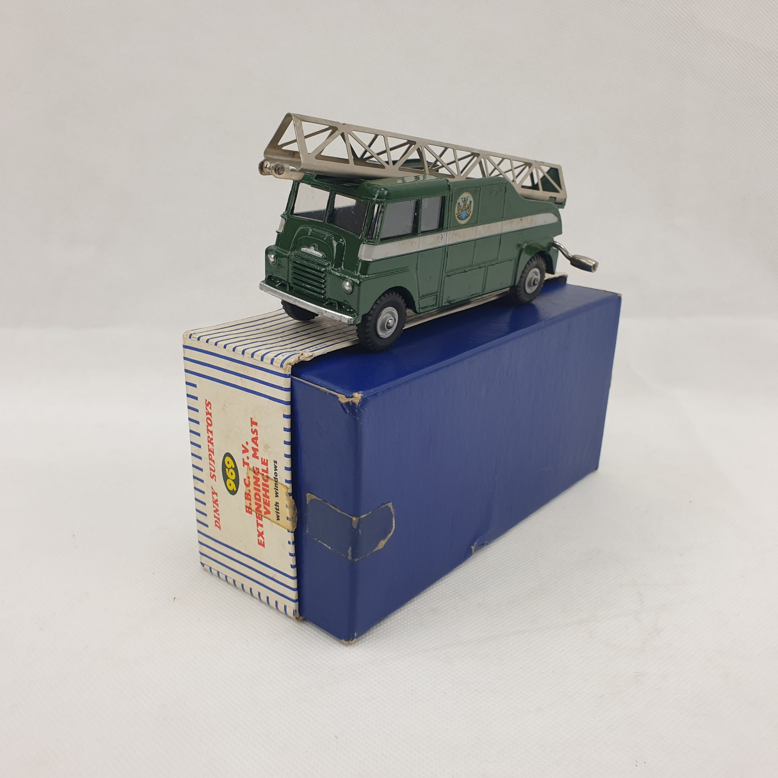 Boxed Dinky Toys 969 BBC TV Extending Mast Vehicle* - Image 8