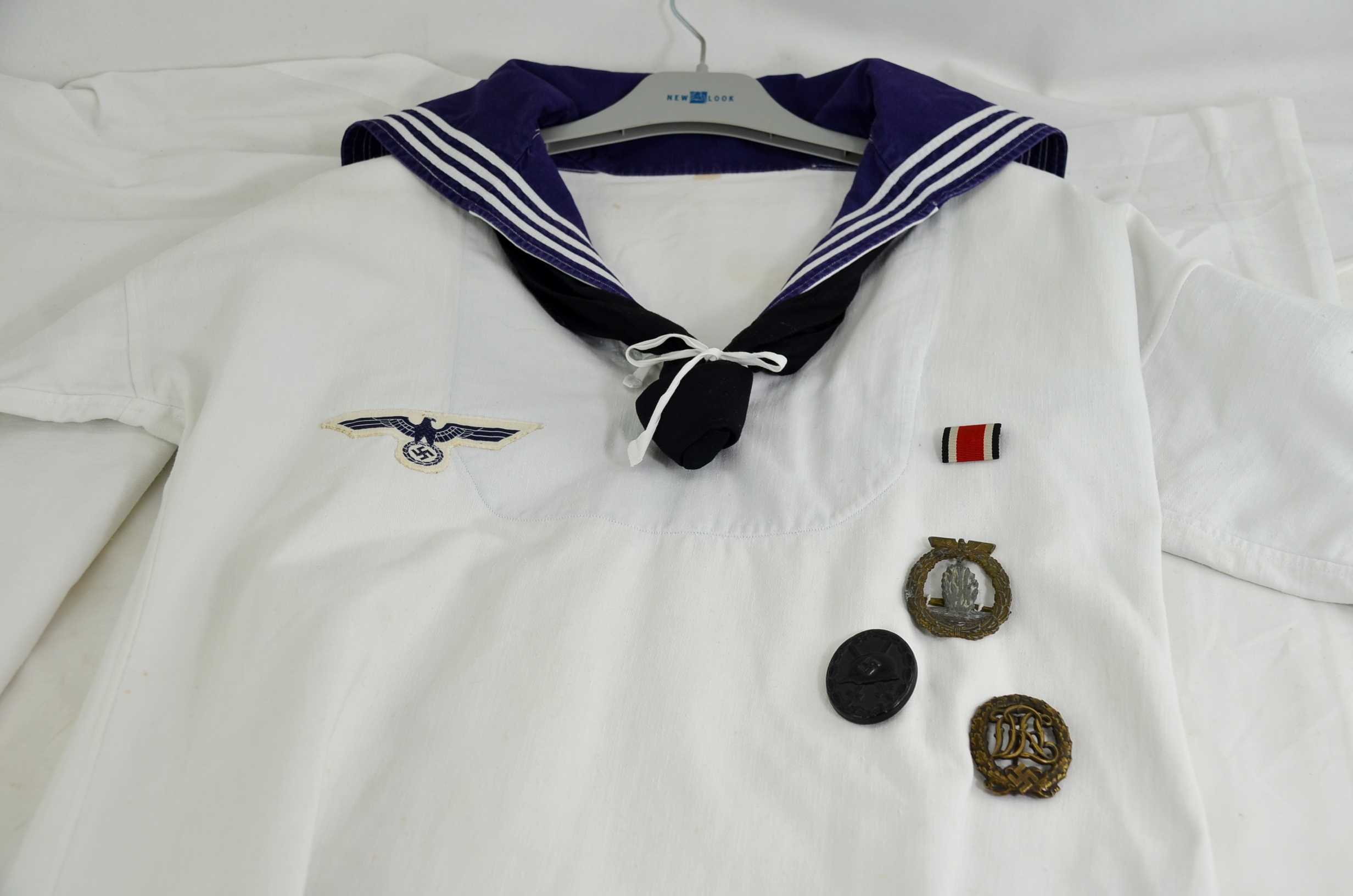 Genuine WW2 Kriegsmarine Sailor White Shirt and Medals - Image 7