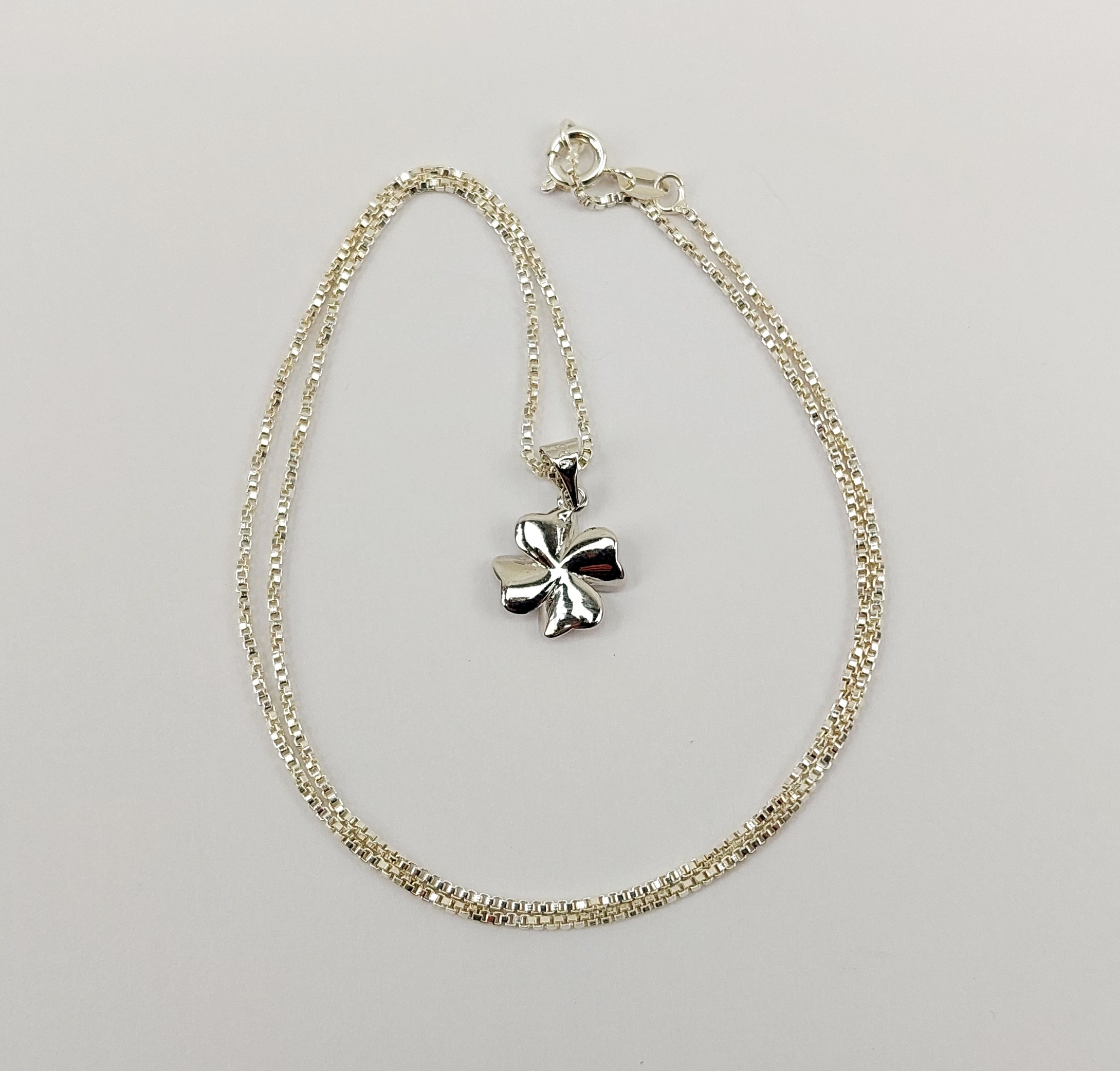 Sterling Silver Clover Pendant Chain Necklace 18 Inches