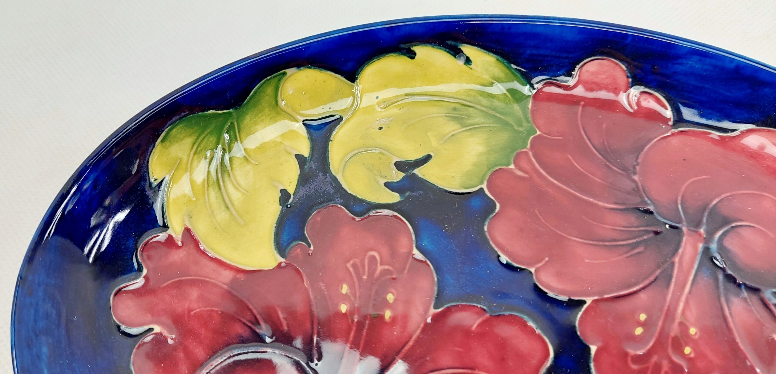 Circa 1950 Moorcroft Hibiscus Pattern Shallow Oval Bowl - Image 2
