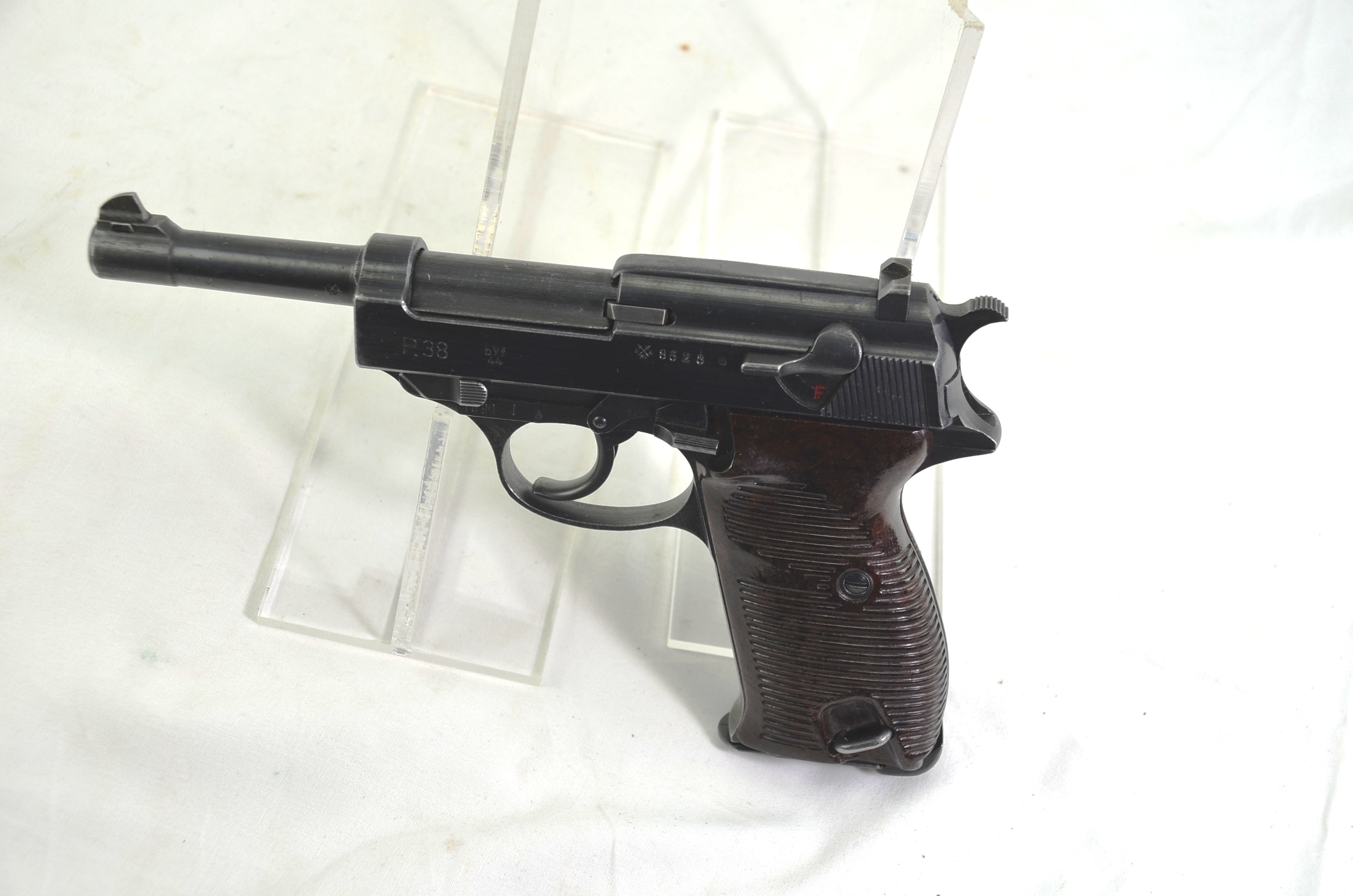 WW2 Walther P38 Pistol and Leather Holster - Image 5