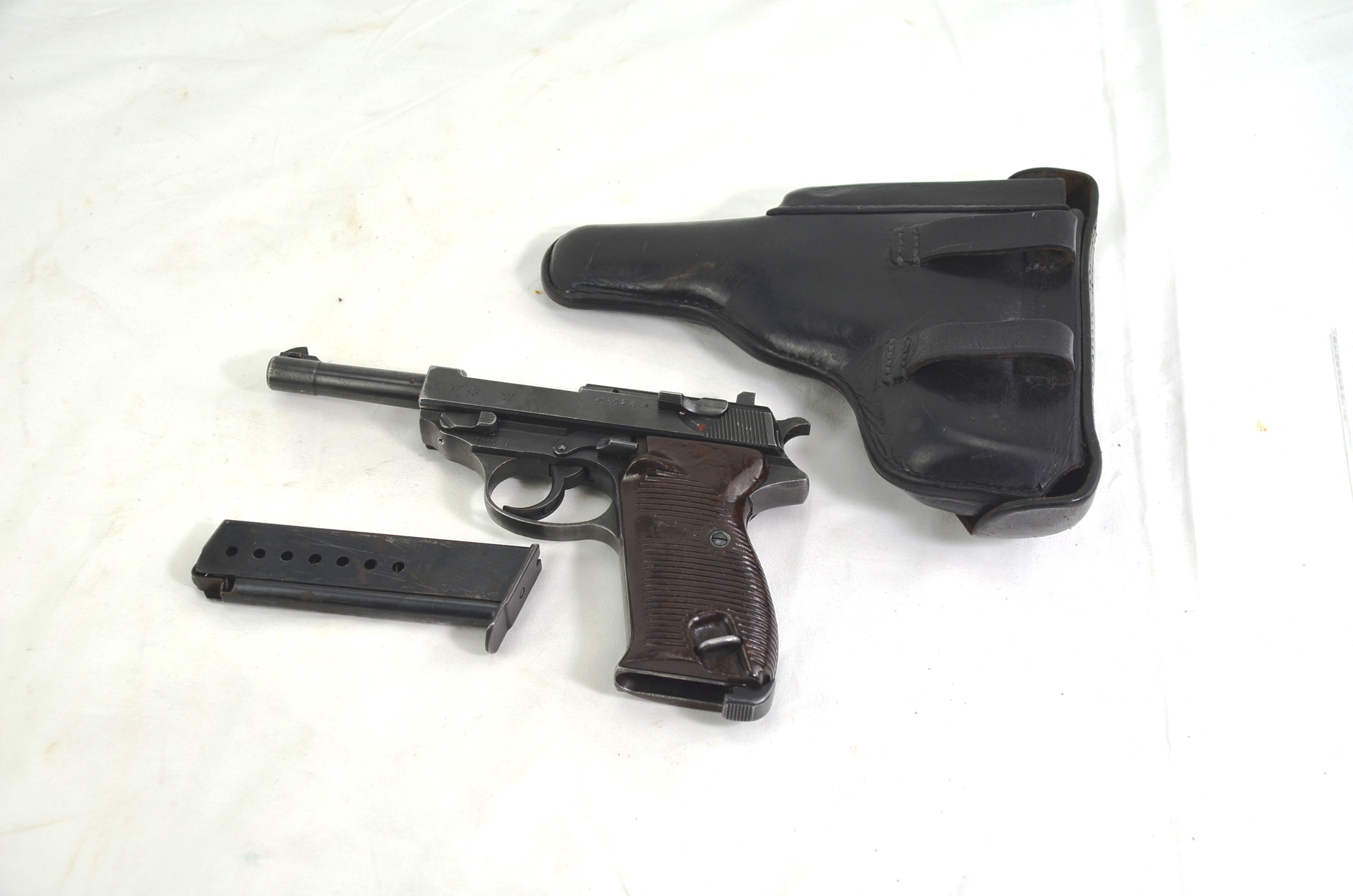 WW2 Walther P38 Pistol and Leather Holster - Image 8