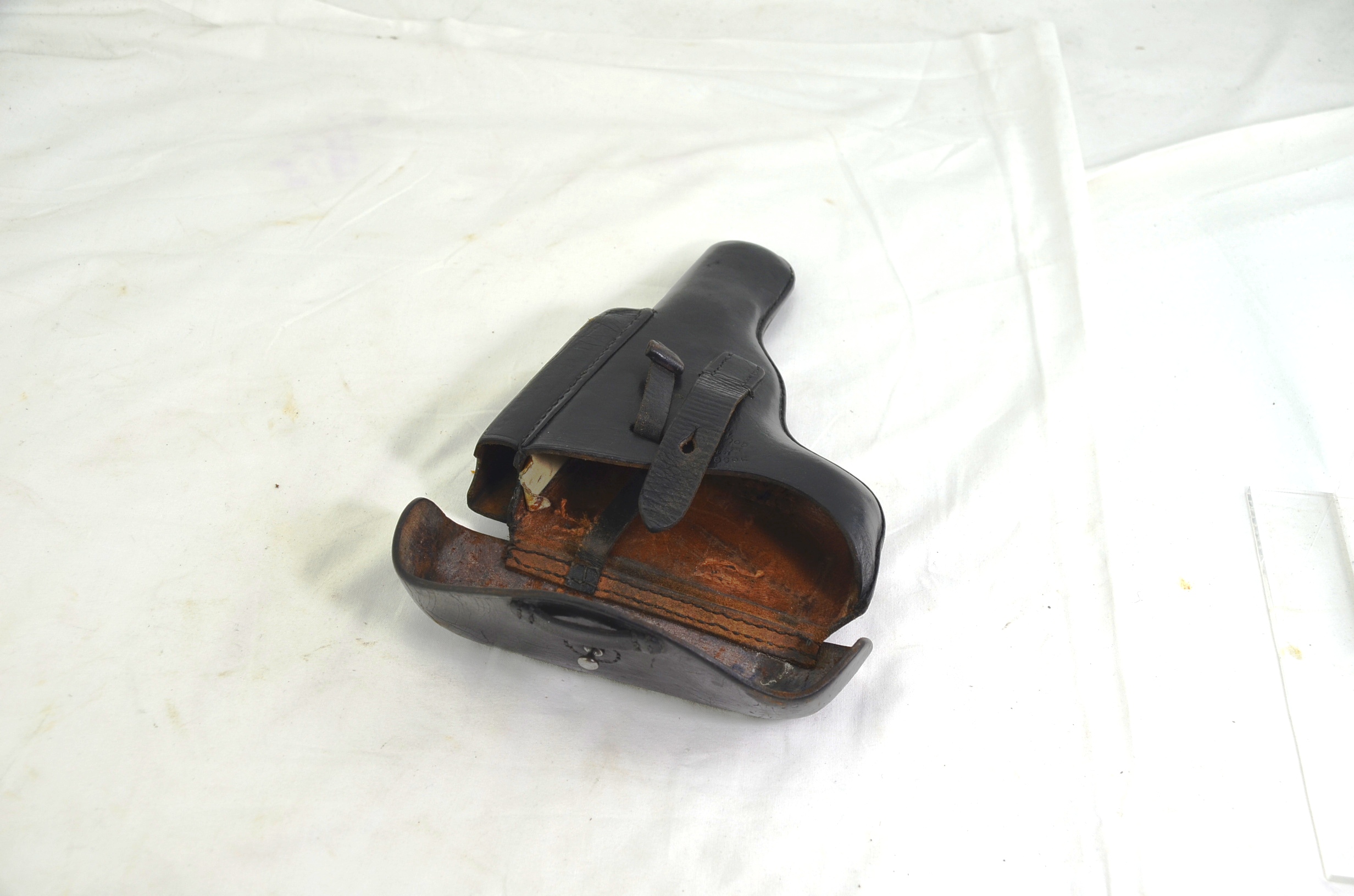 WW2 Walther P38 Pistol and Leather Holster - Image 9