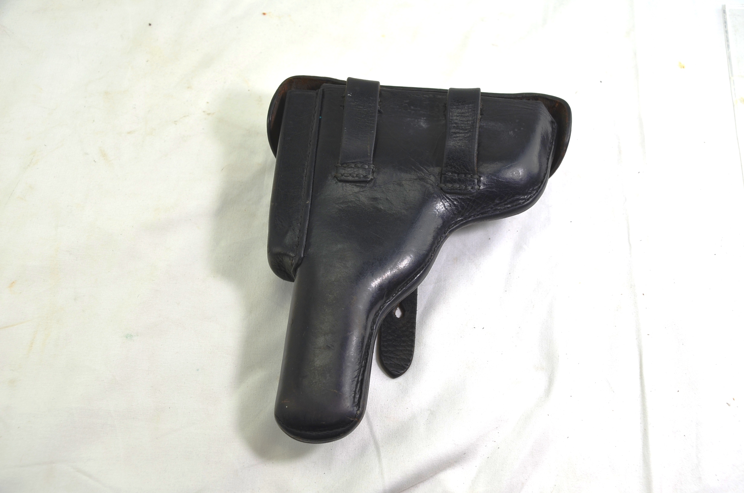 WW2 Walther P38 Pistol and Leather Holster - Image 10