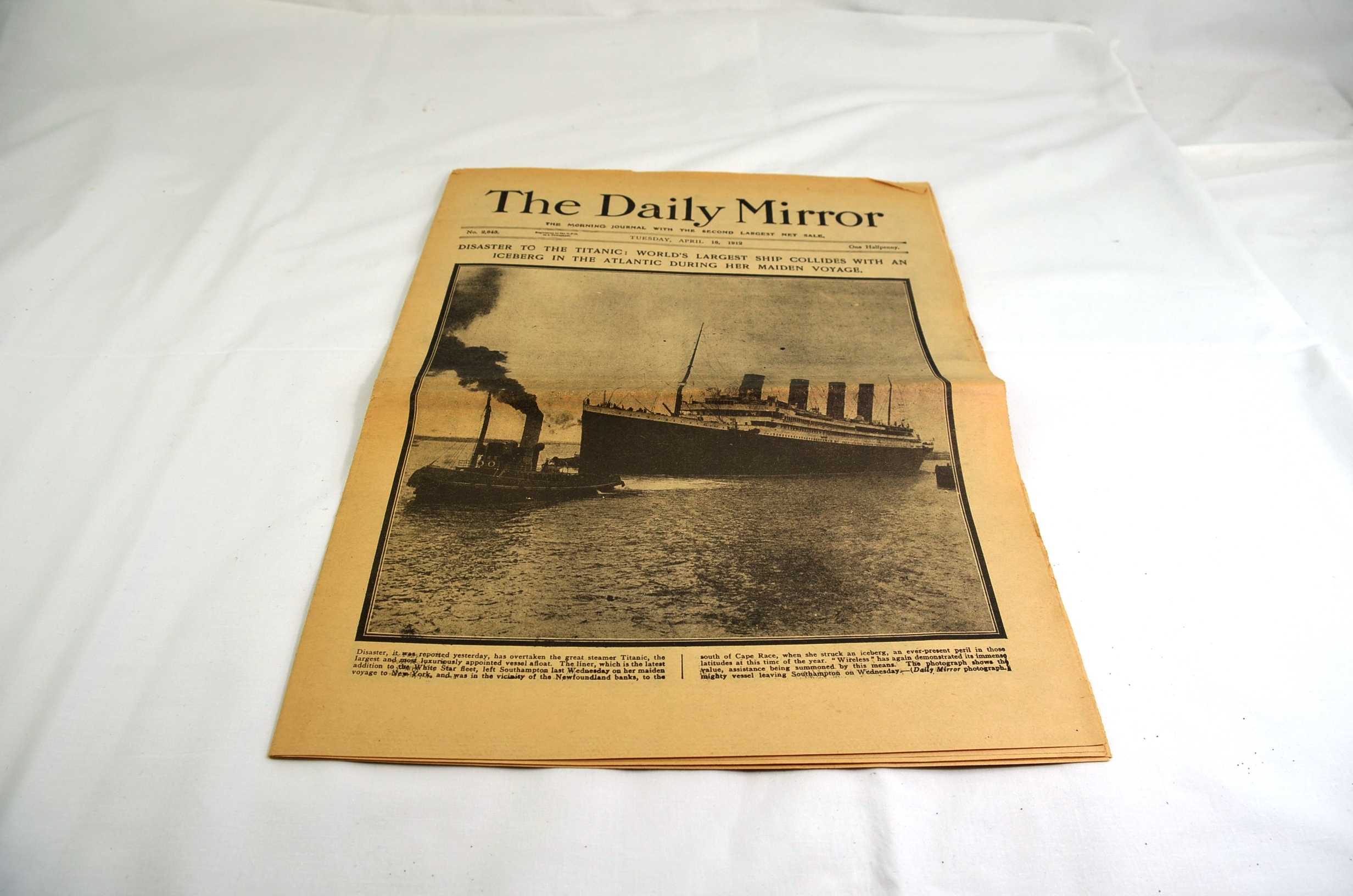 Titanic Sinking Daily Mirror Front Page