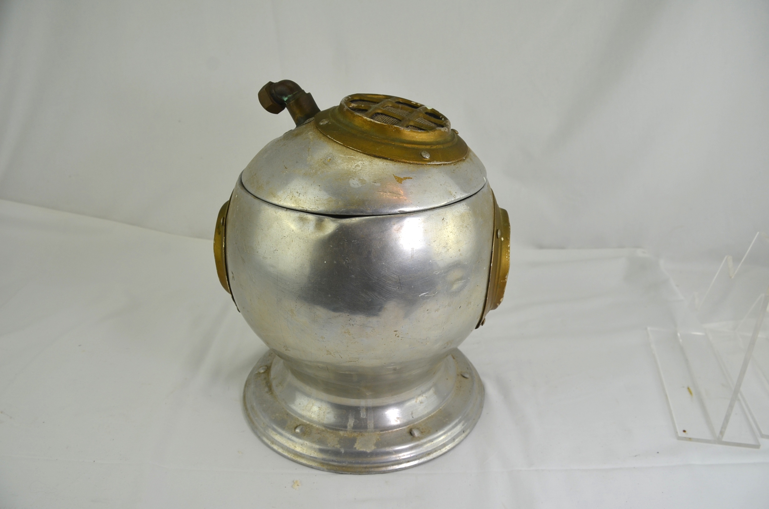 1970's Pentertone Italy Diving Helmet Ice Bucket - Image 4