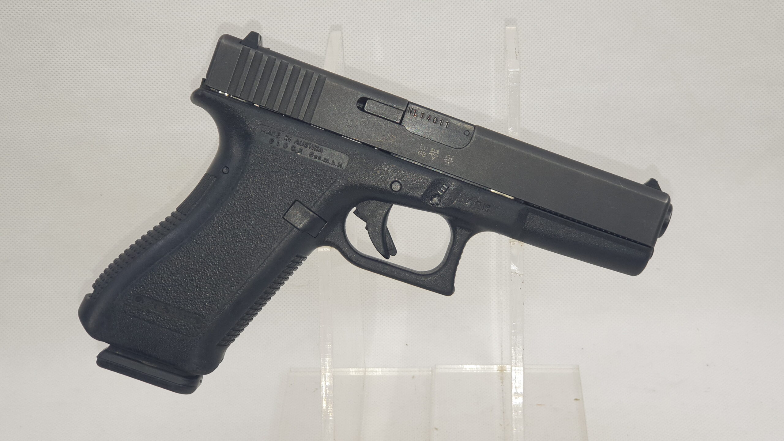 Glock 17 Semi-Automatic Pistol Deactivated #4