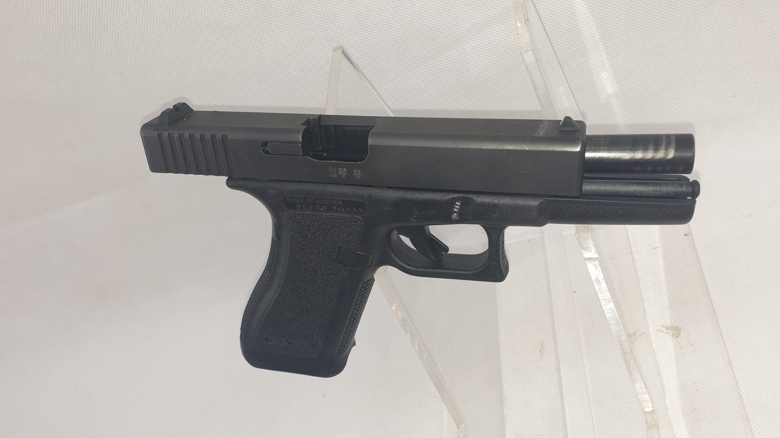 Glock 17 Semi-Automatic Pistol Deactivated #4 - Image 15