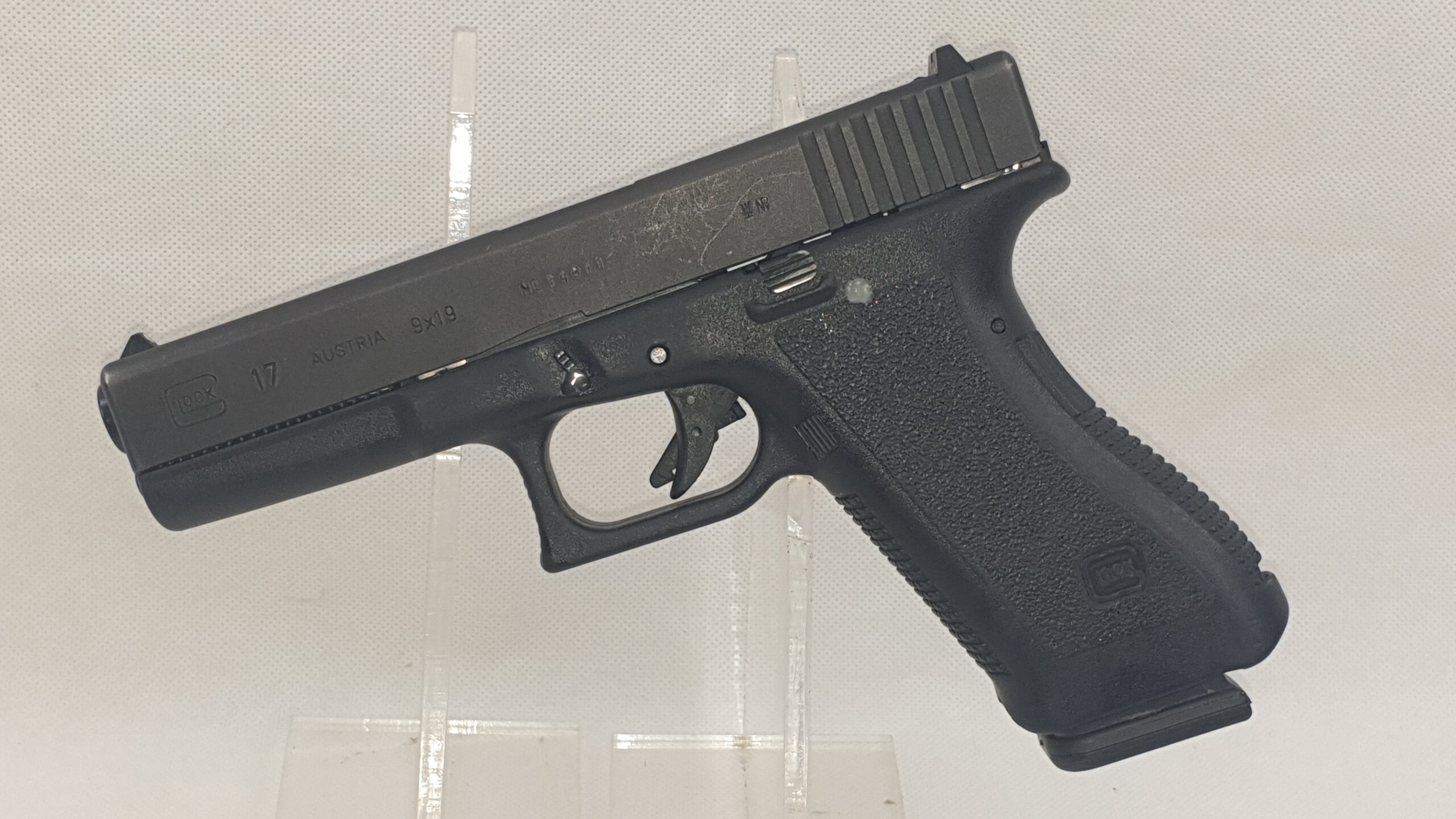 Glock 17 Semi-Automatic Pistol Deactivated #4 - Image 2