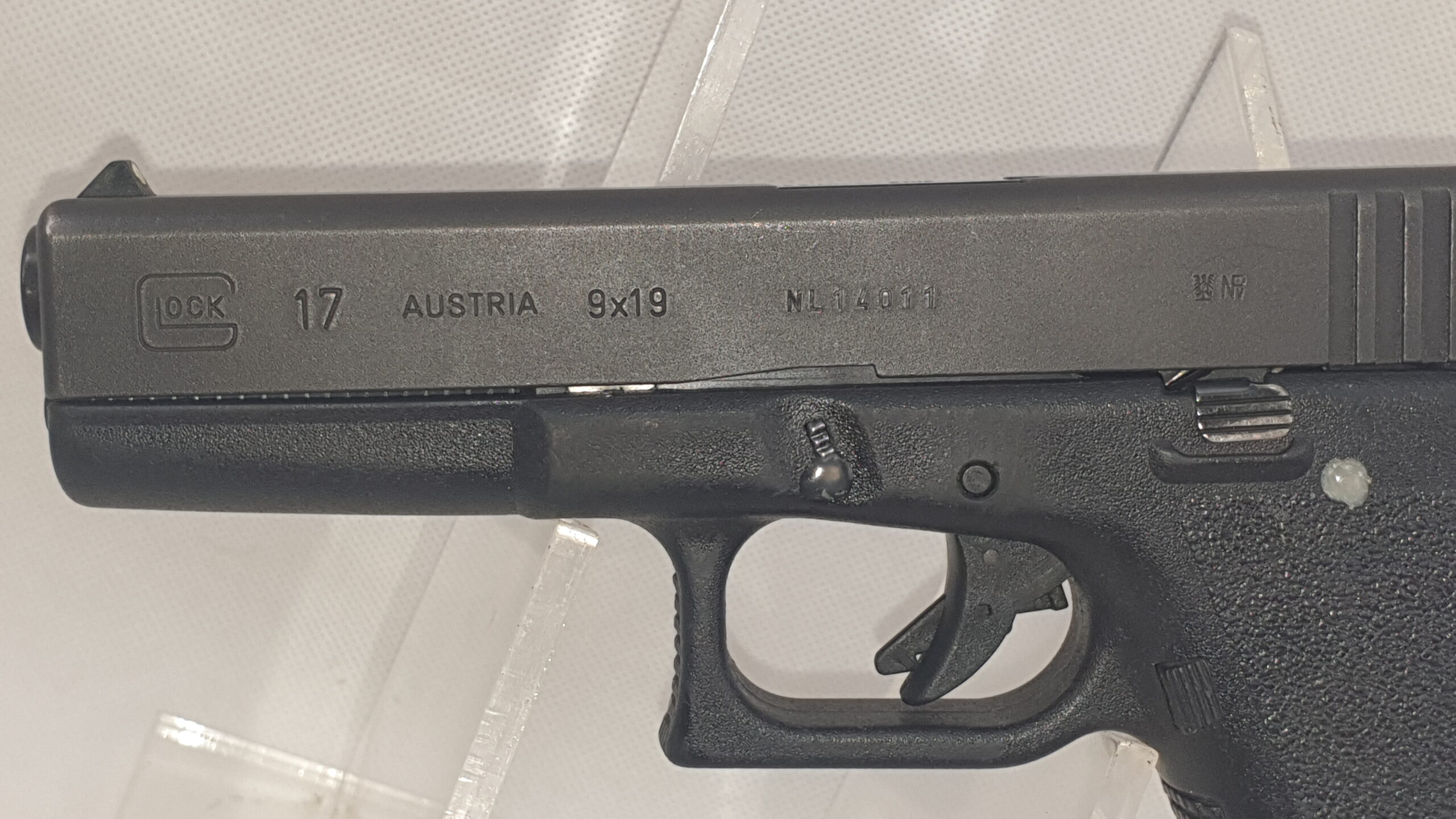 Glock 17 Semi-Automatic Pistol Deactivated #4 - Image 8