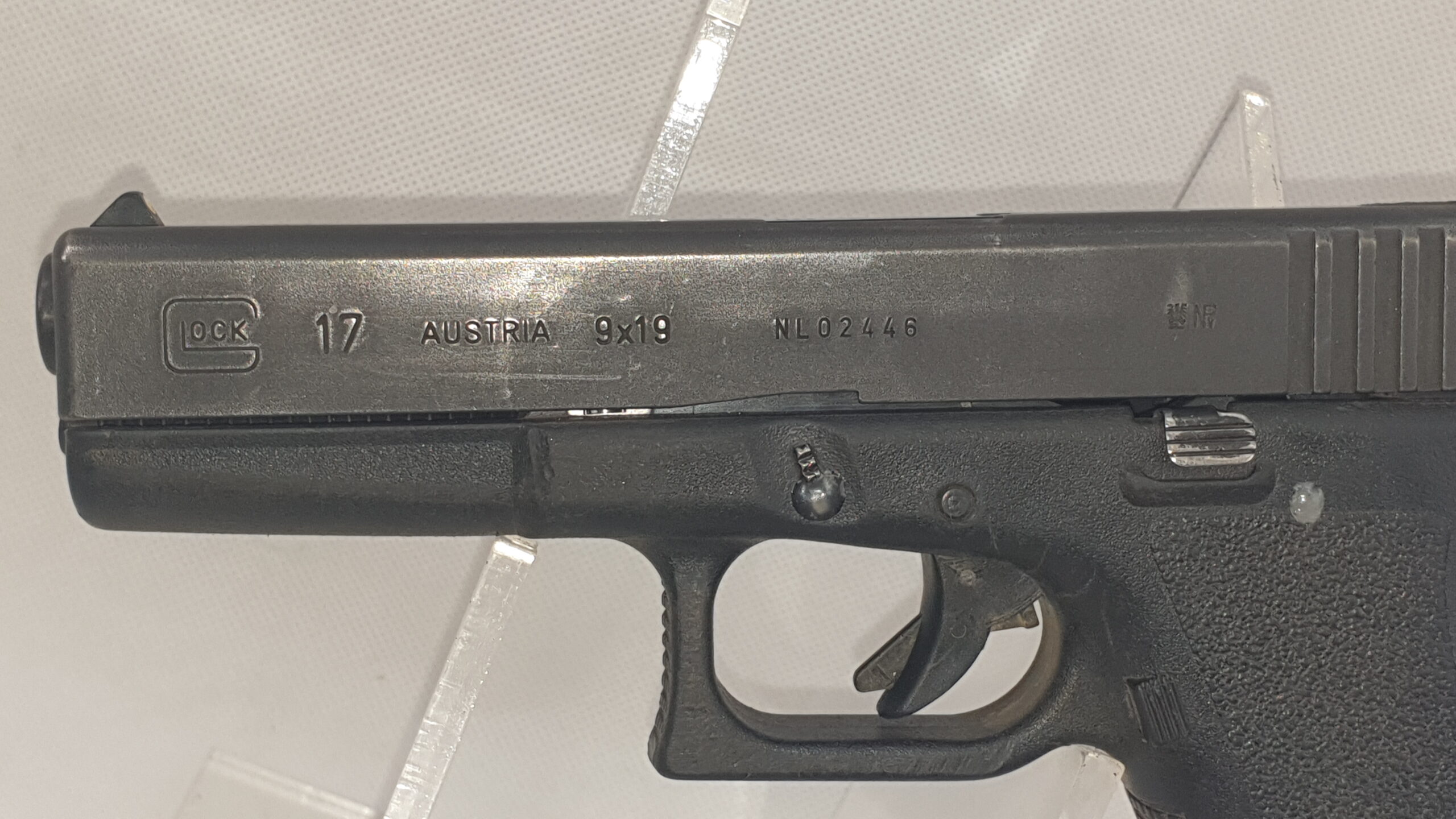 Glock 17 Semi-Automatic Pistol Deactivated #5 - Image 9