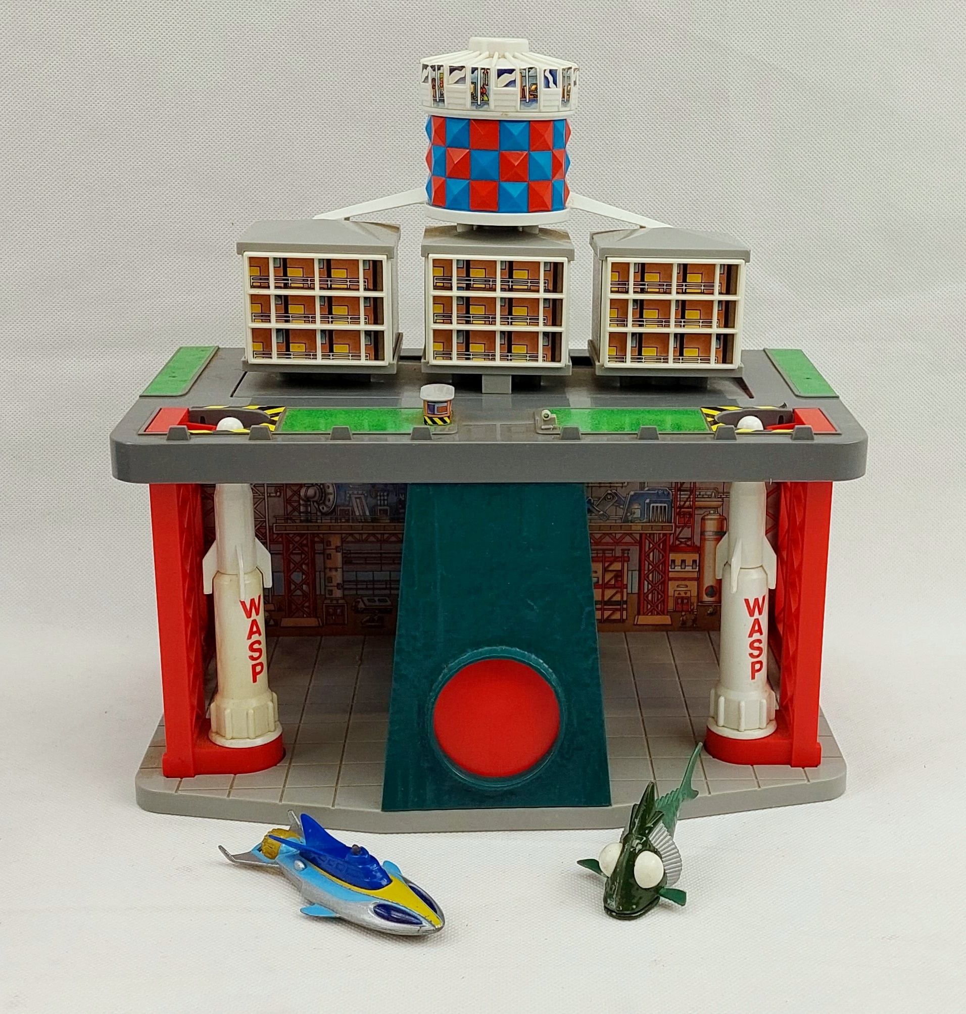 1990’s Matchbox Stingray Marineville Headquarters Action Playset With Sub & Terror Fish #2* - Image 2