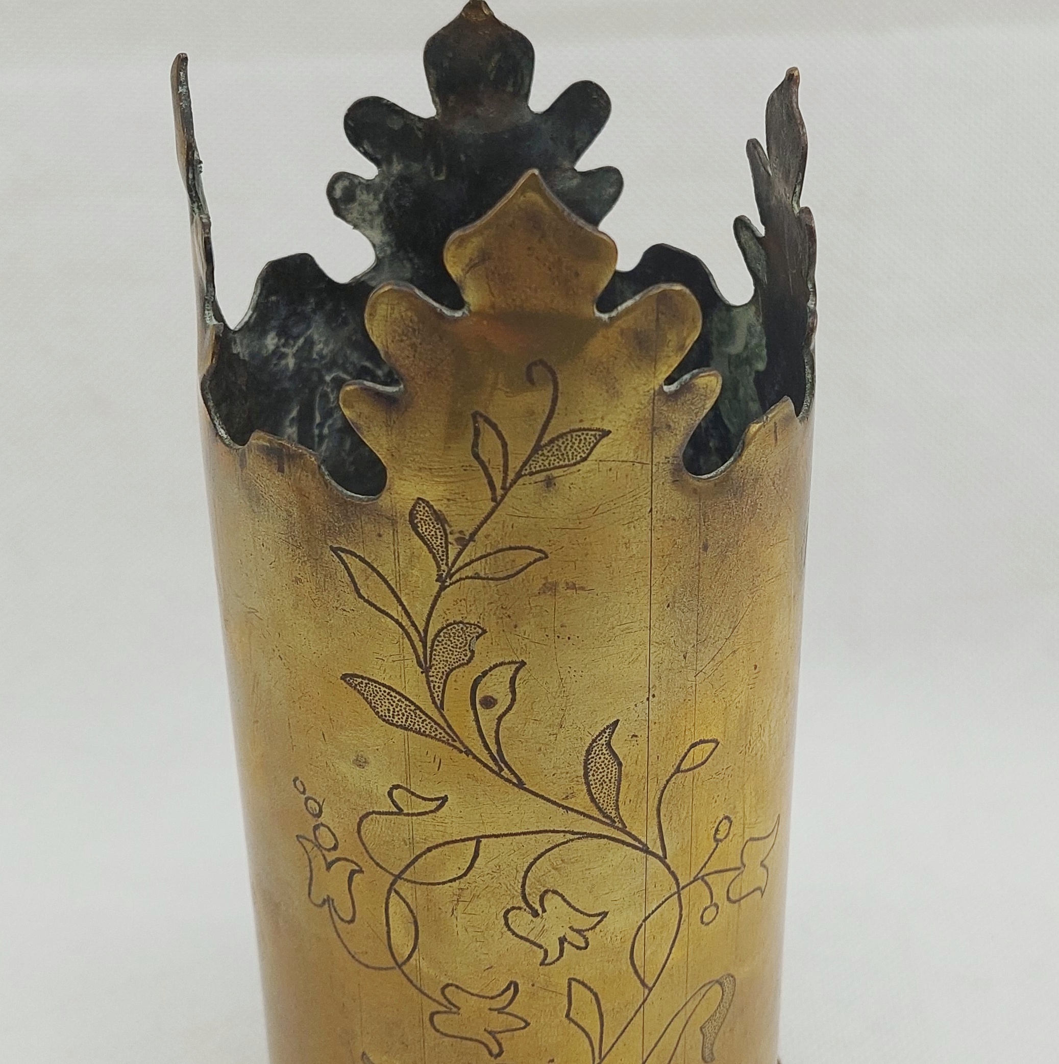 WW1 1888 Dated Trench Art Shell Case With Blue Bells - Image 2
