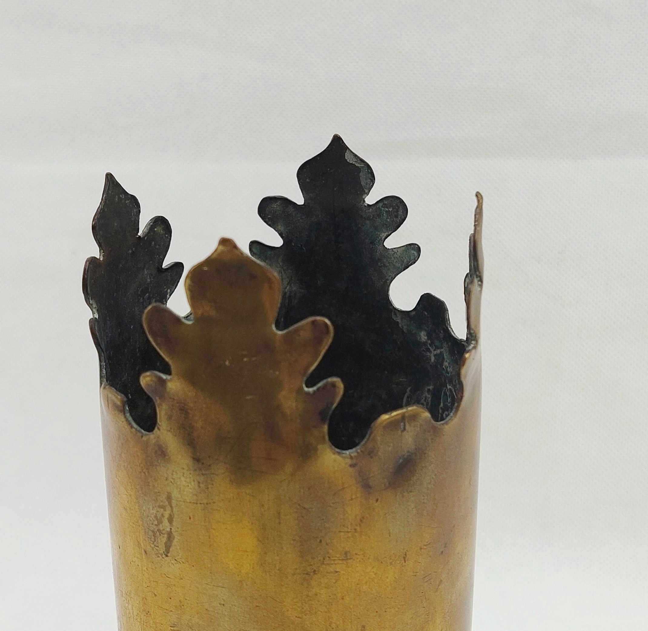 WW1 1888 Dated Trench Art Shell Case With Blue Bells - Image 4
