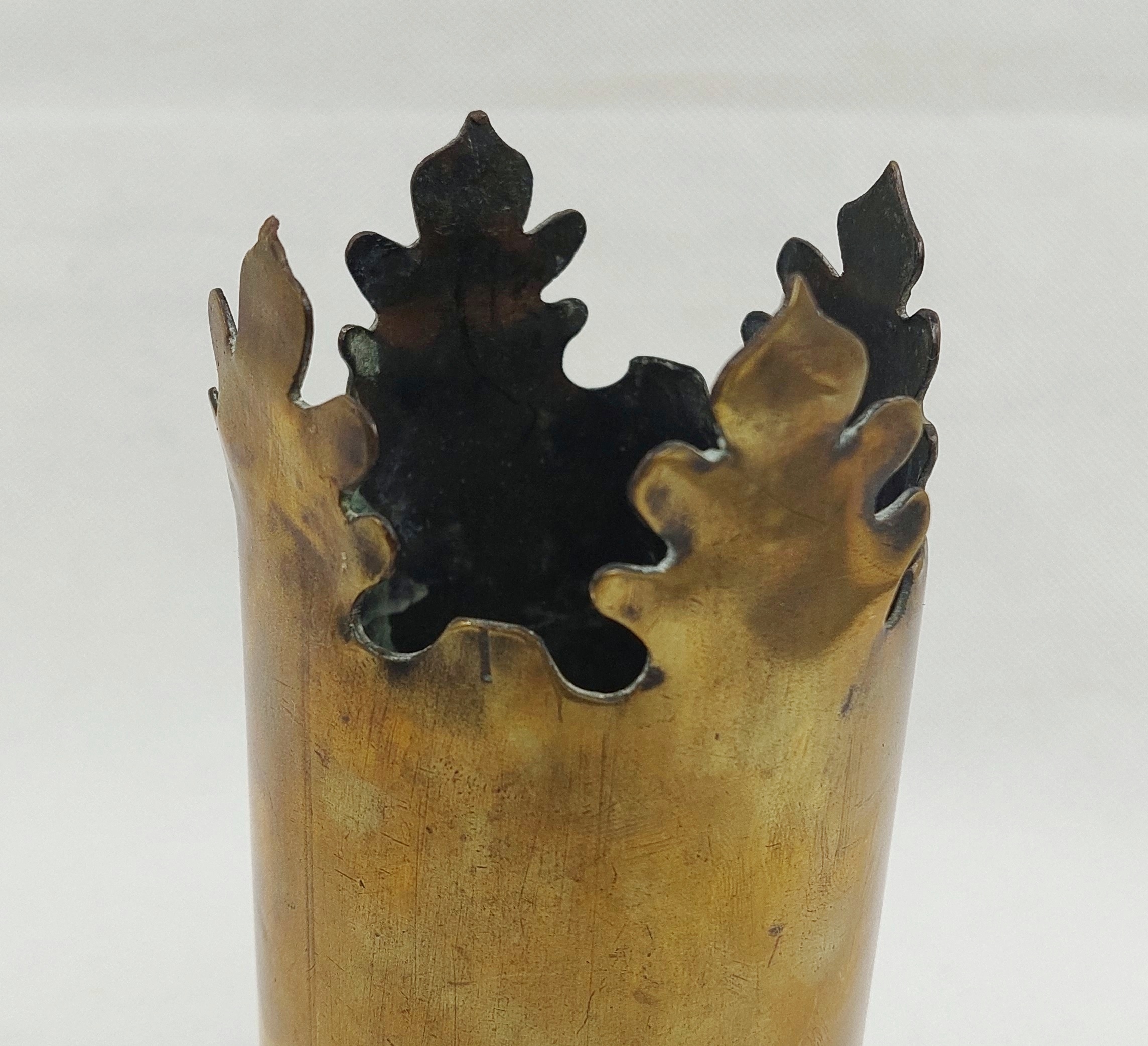 WW1 1888 Dated Trench Art Shell Case With Blue Bells - Image 3