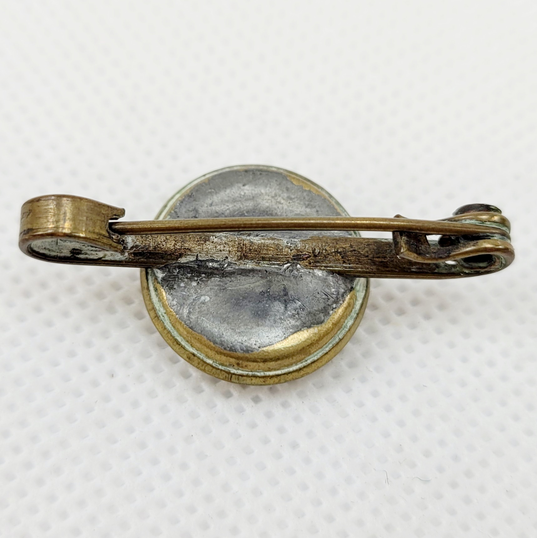 WW1 Canadian Military Button Sweetheart Brooch - Image 2