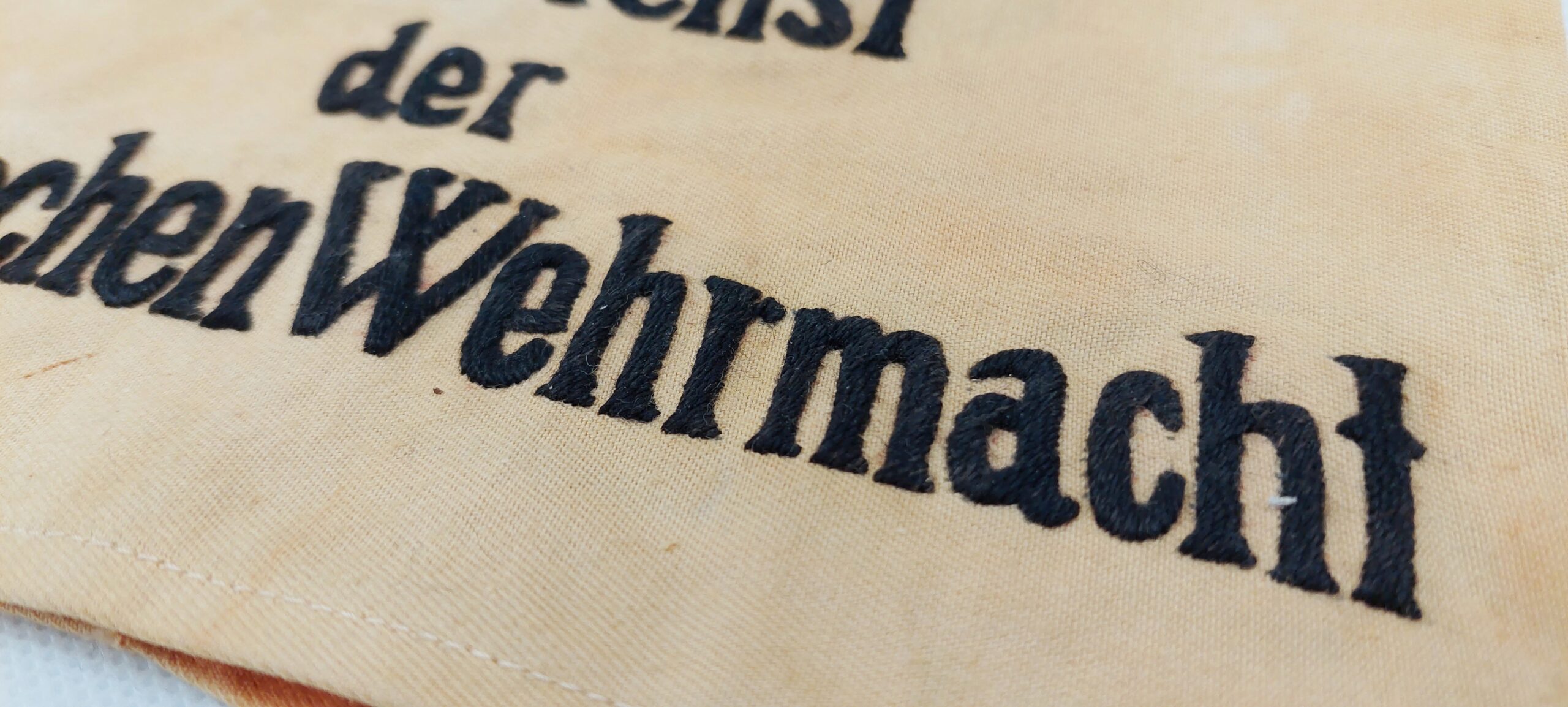 German WW2 Im Dienst Der Deutschen Wehrmacht Armband - Image 5