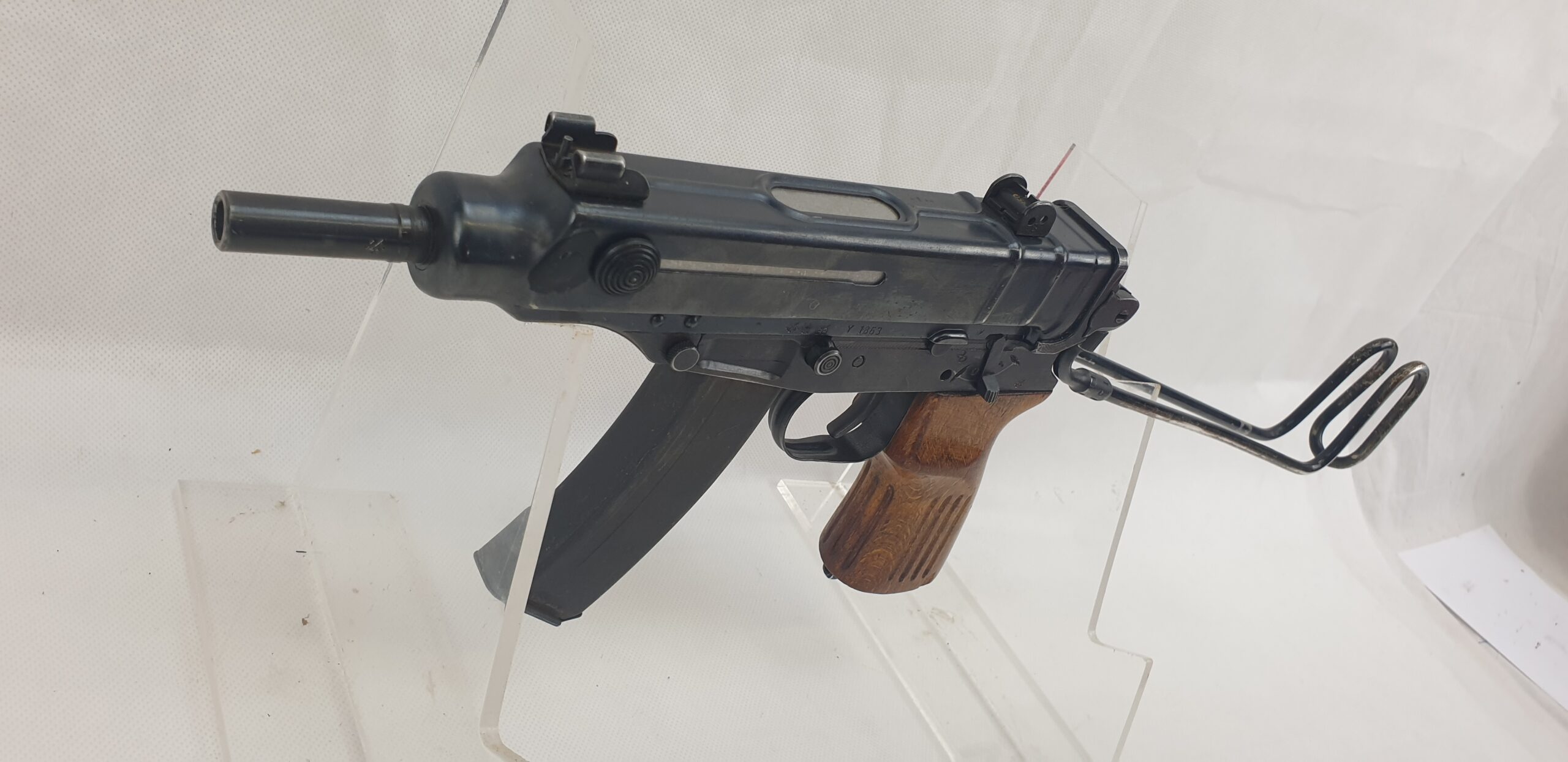 Skorpion VZ61 Sub-Machine Gun, Holster and Kit – Deactivated - Image 5