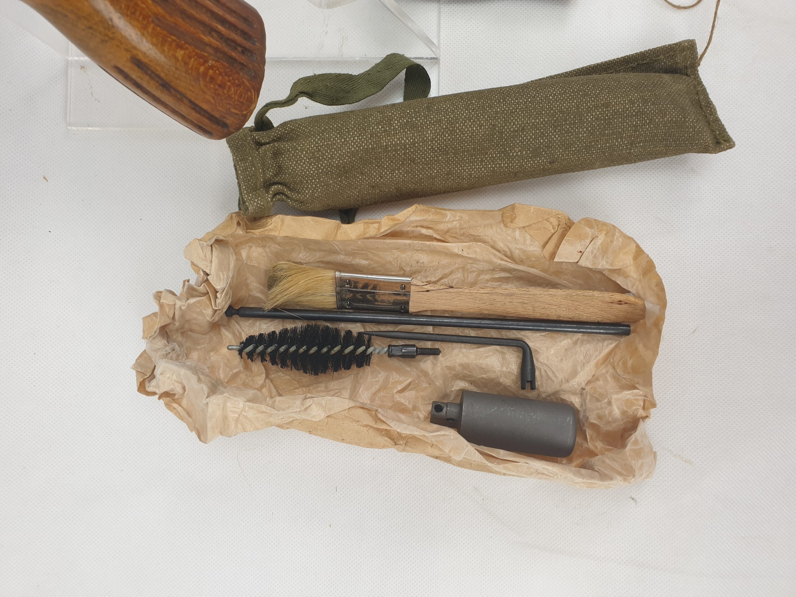 Skorpion VZ61 Sub-Machine Gun, Holster and Kit – Deactivated - Image 2