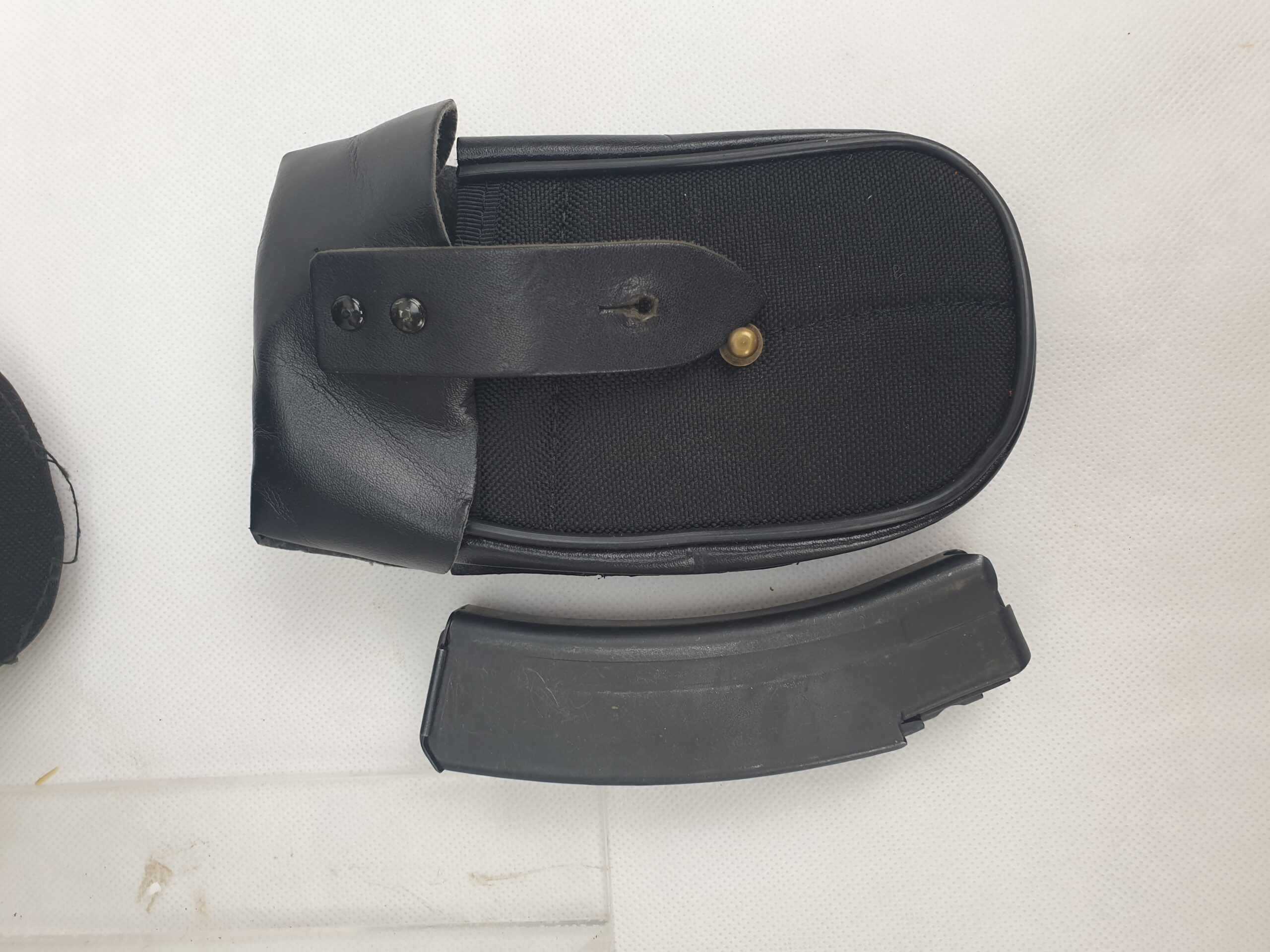 Skorpion VZ61 Sub-Machine Gun, Holster and Kit – Deactivated - Image 15