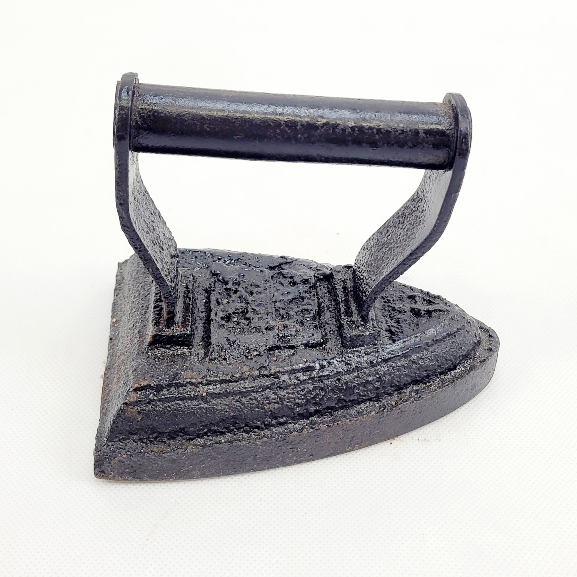 Vintage Size 4 Cast Iron Iron - Image 3