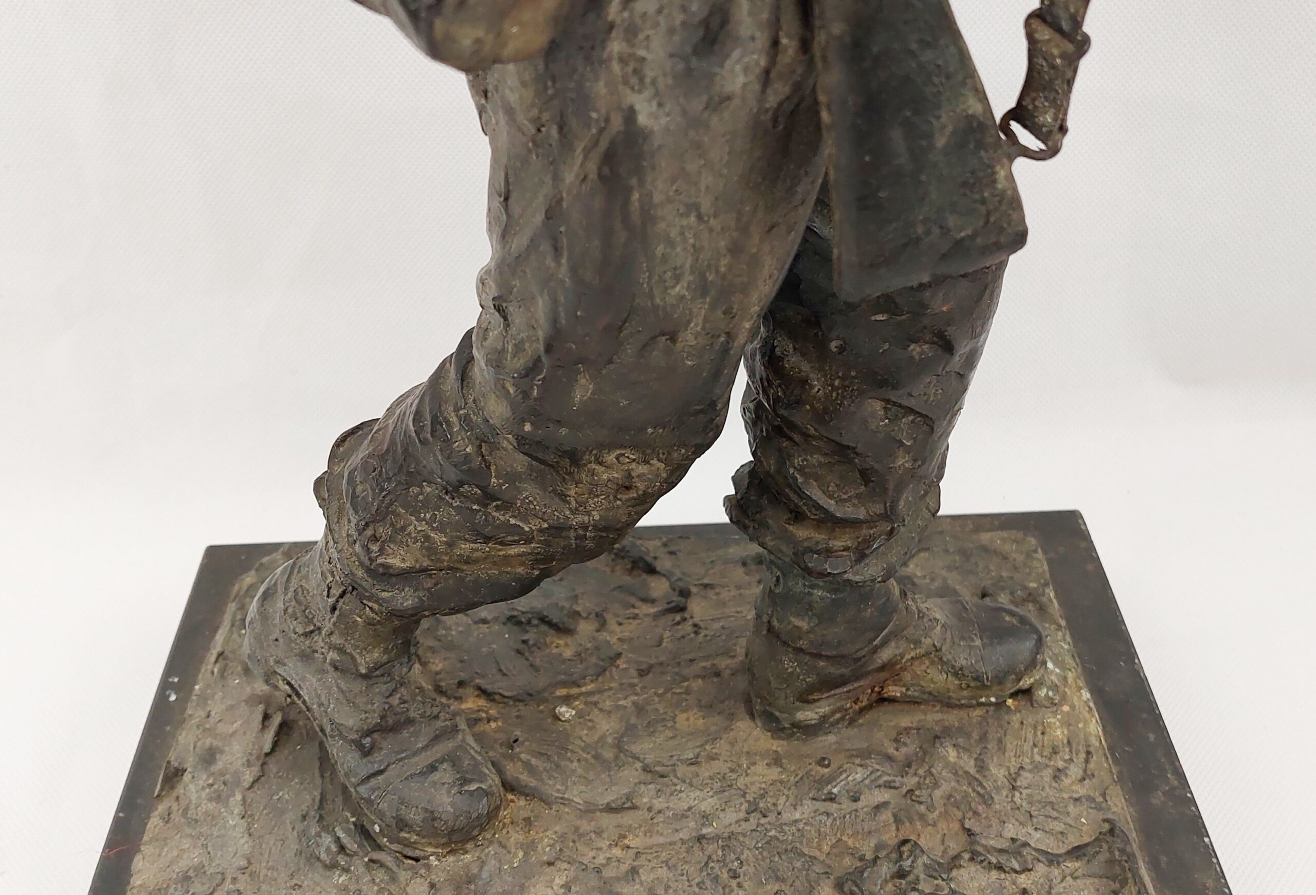 Bronze Statue Of A 1940 British Soldier At Dunkirk By Robert Truscott Limited Edition 2 Of 15 - Image 9