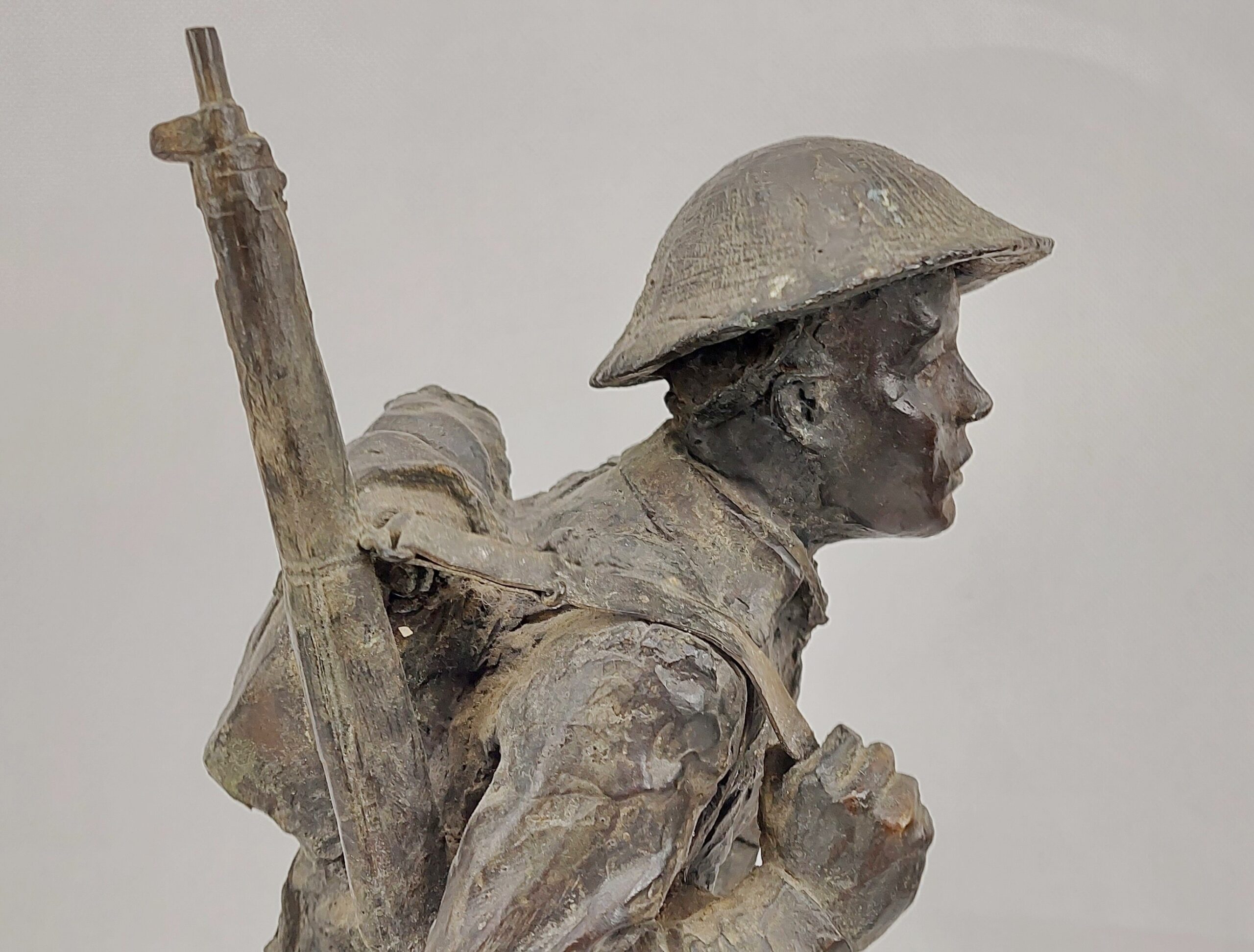 Bronze Statue Of A 1940 British Soldier At Dunkirk By Robert Truscott Limited Edition 2 Of 15 - Image 3