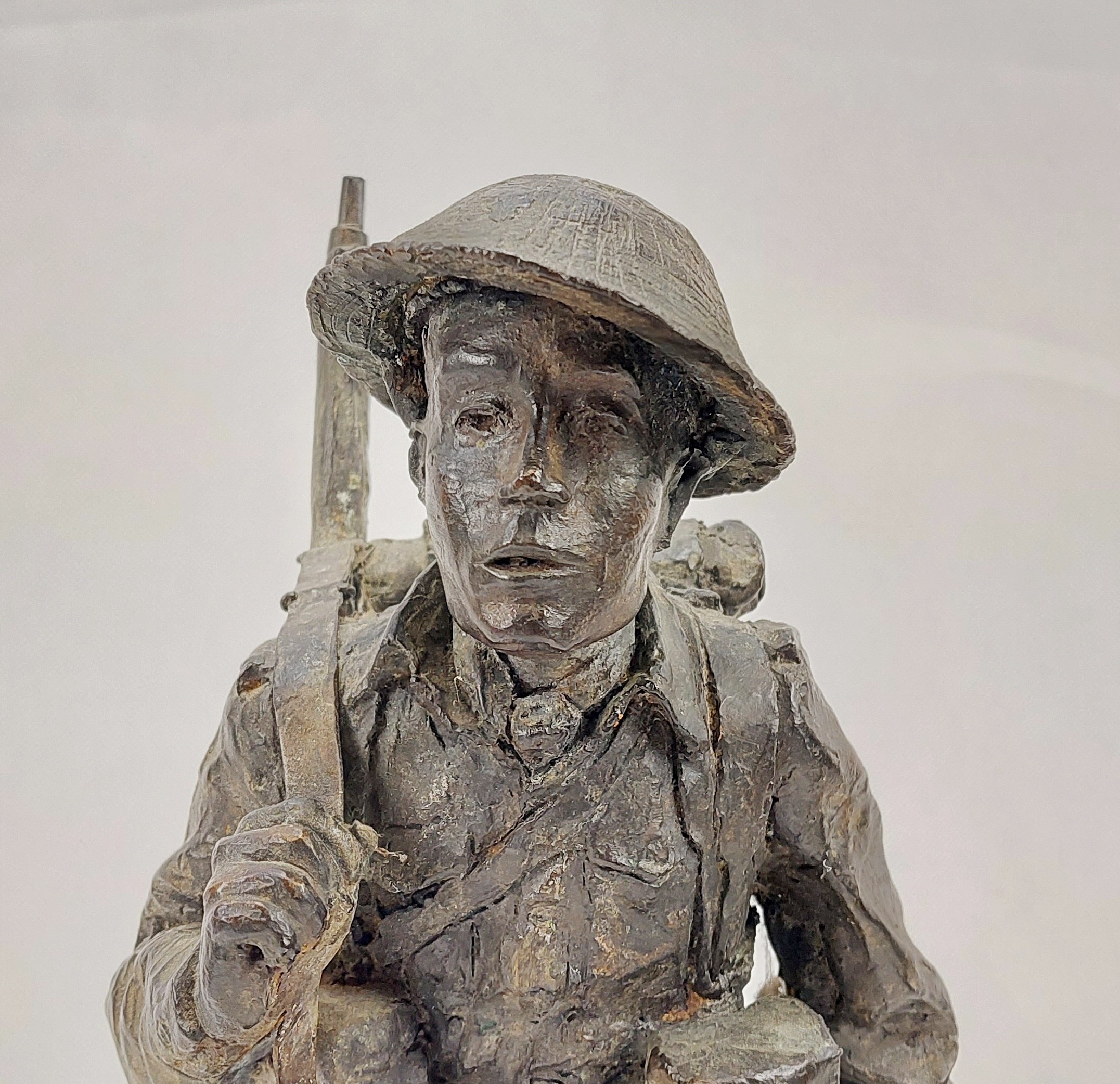 Bronze Statue Of A 1940 British Soldier At Dunkirk By Robert Truscott Limited Edition 2 Of 15 - Image 4