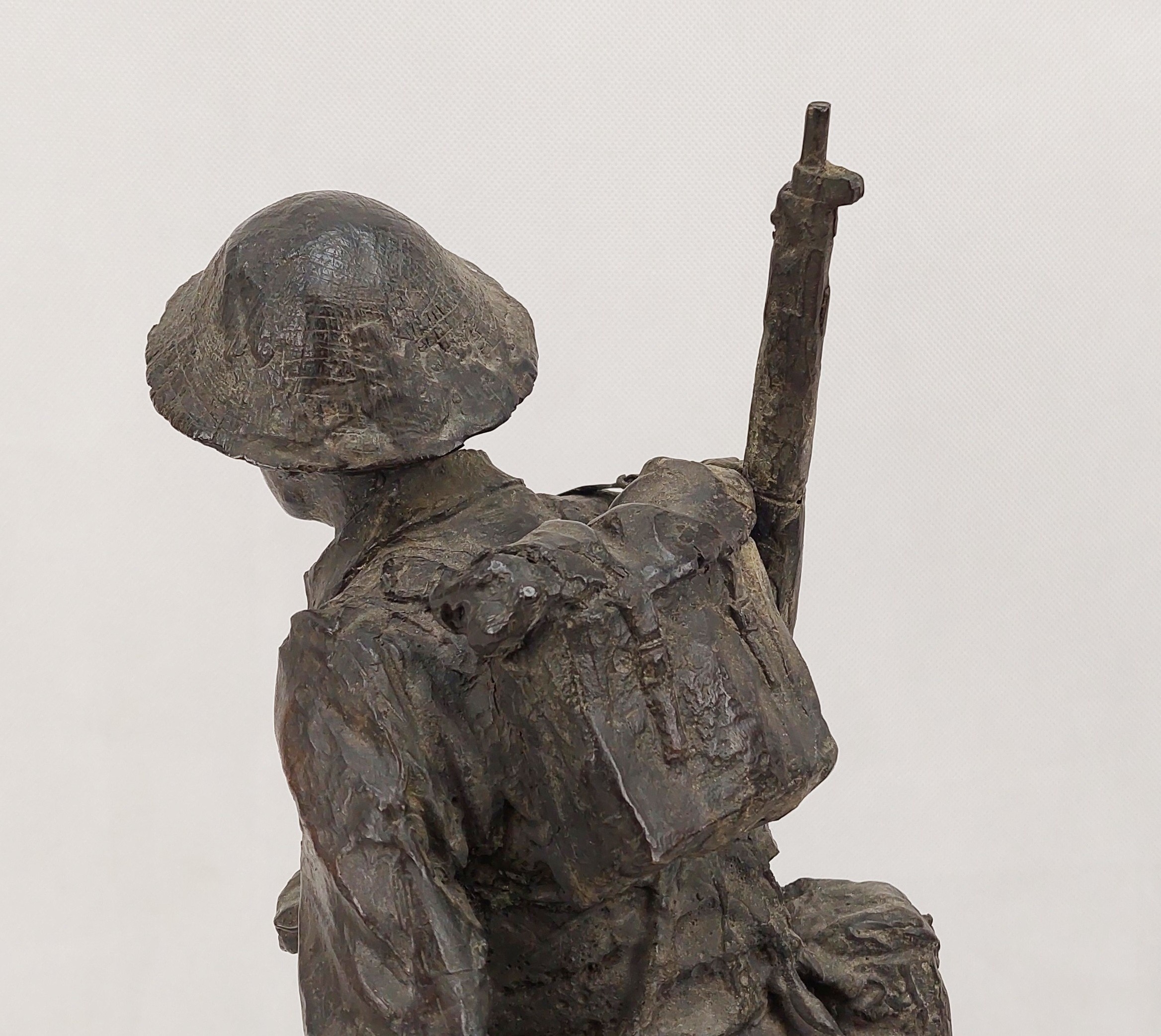 Bronze Statue Of A 1940 British Soldier At Dunkirk By Robert Truscott Limited Edition 2 Of 15 - Image 5