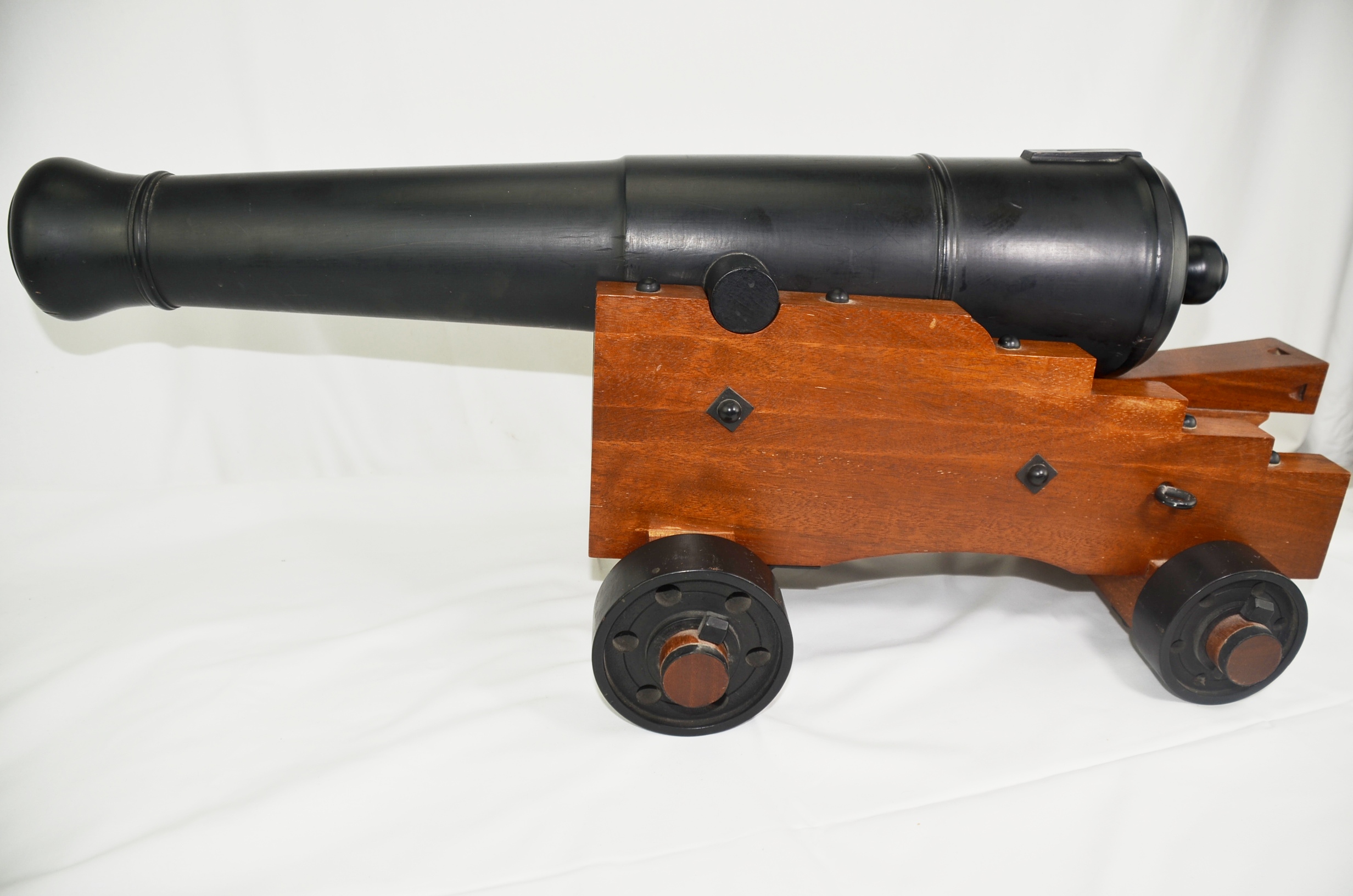A Large Engineers Copy Of A Royal Navy Battle Of Trafalgar Model Cannon - Image 2