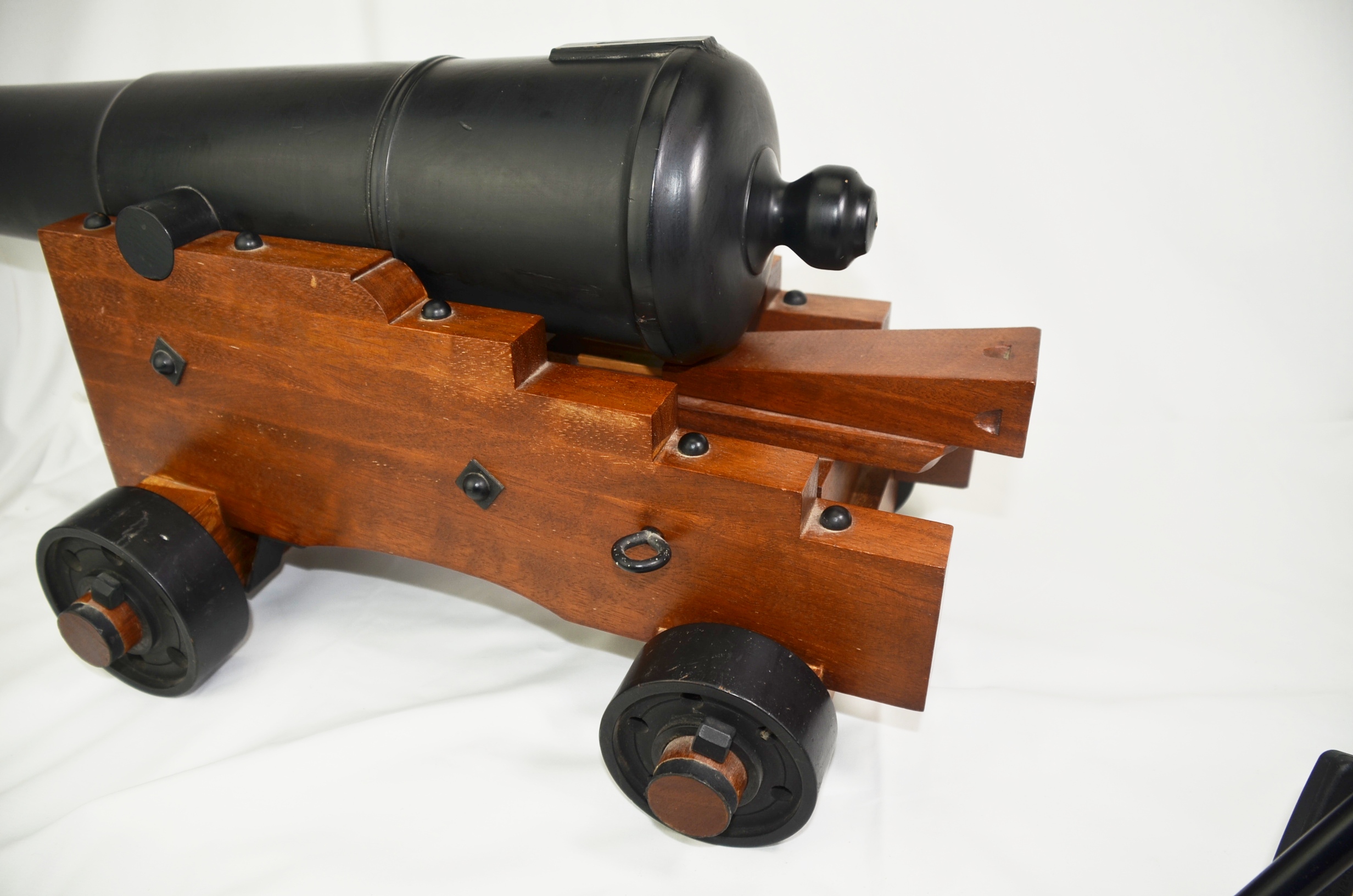 A Large Engineers Copy Of A Royal Navy Battle Of Trafalgar Model Cannon - Image 8