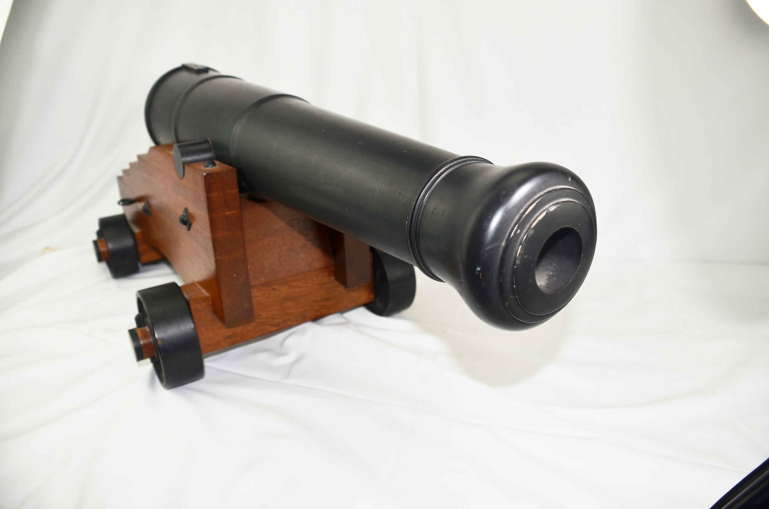 A Large Engineers Copy Of A Royal Navy Battle Of Trafalgar Model Cannon - Image 10