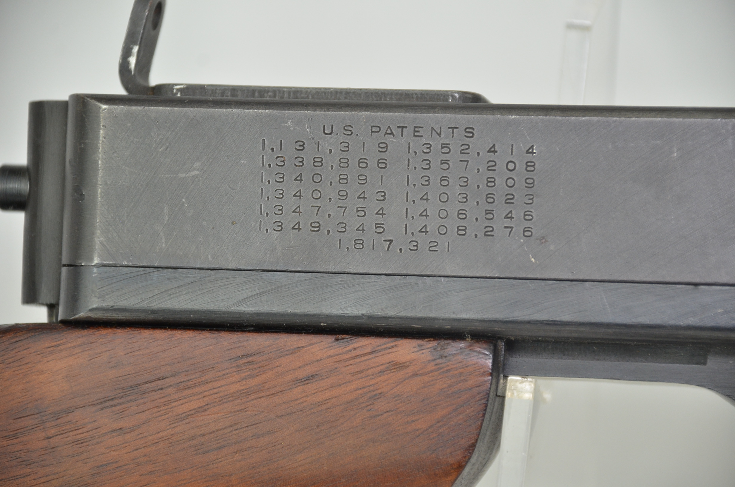 Thompson 1928A1 with Drum Magazine and Two Standard Magazine Gangster Spec - Image 4