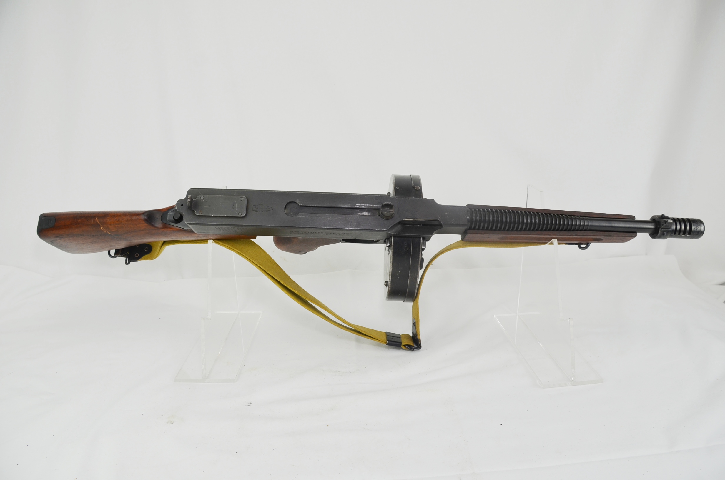 Thompson 1928A1 with Drum Magazine and Two Standard Magazine Gangster Spec - Image 6