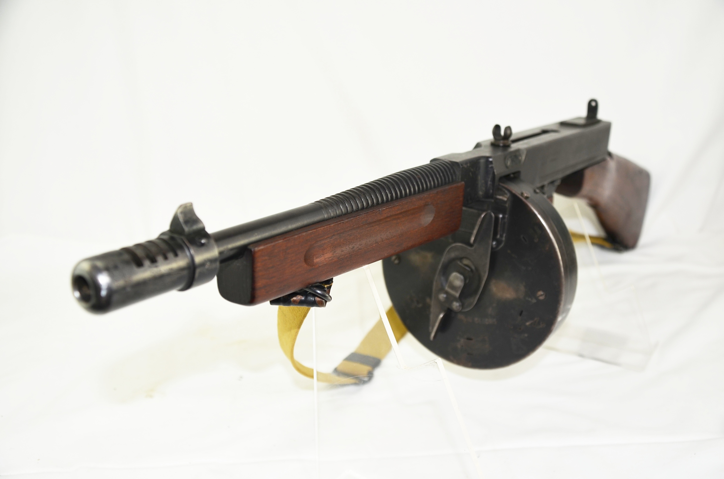 Thompson 1928A1 with Drum Magazine and Two Standard Magazine Gangster Spec - Image 10