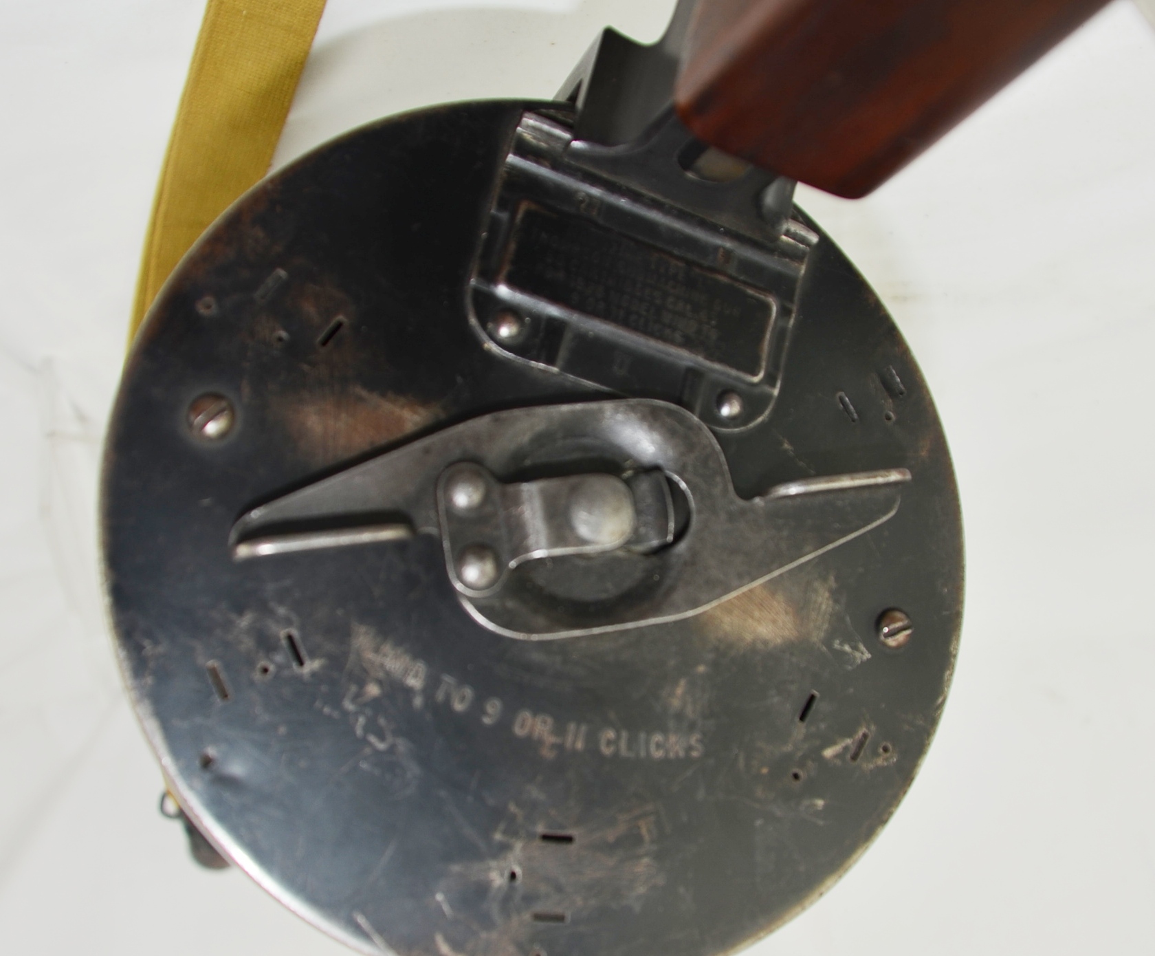 Thompson 1928A1 with Drum Magazine and Two Standard Magazine Gangster Spec - Image 11