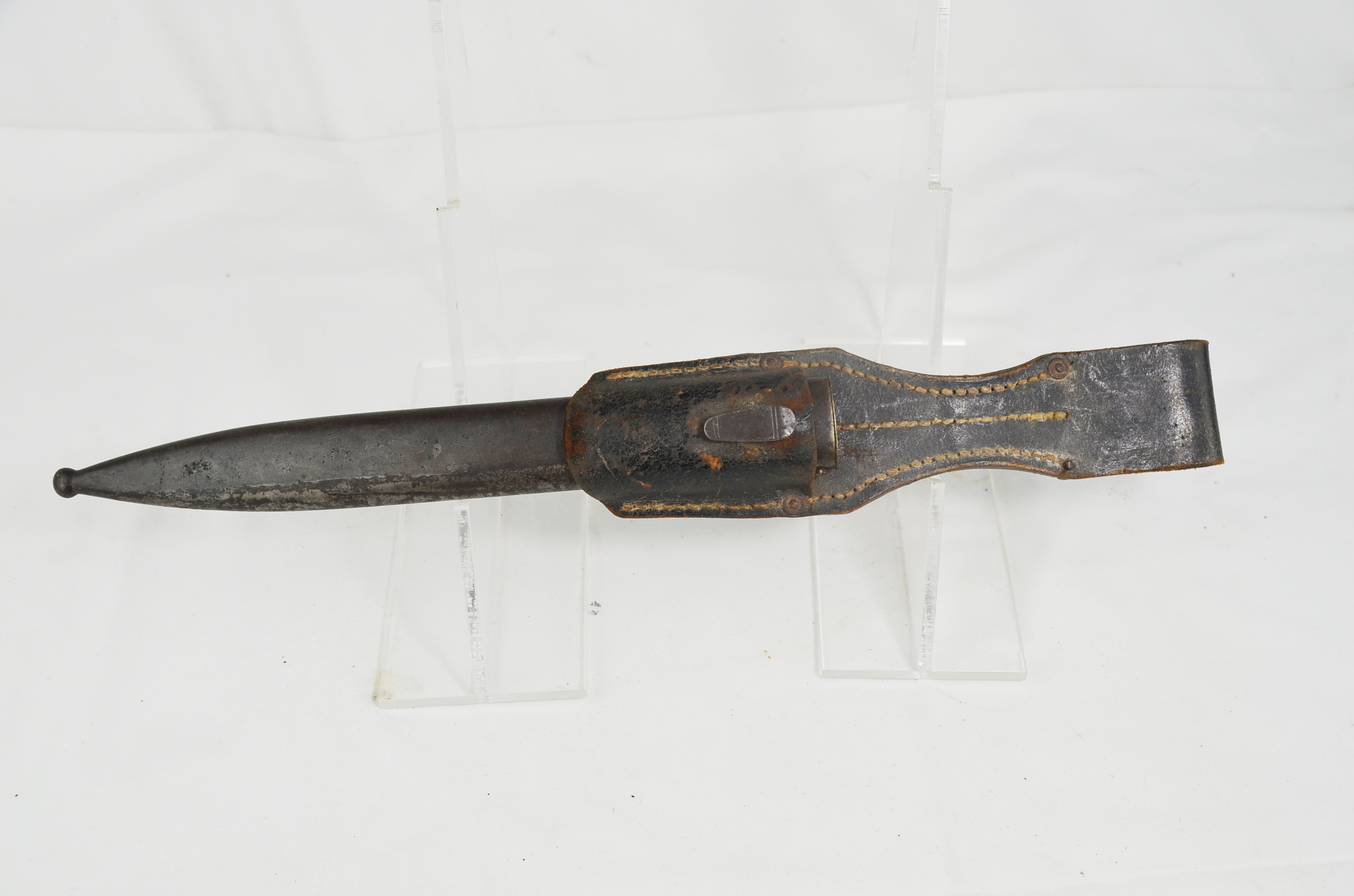 World War 1 German Sawback Dress Bayonet and Scabbard - Image 3
