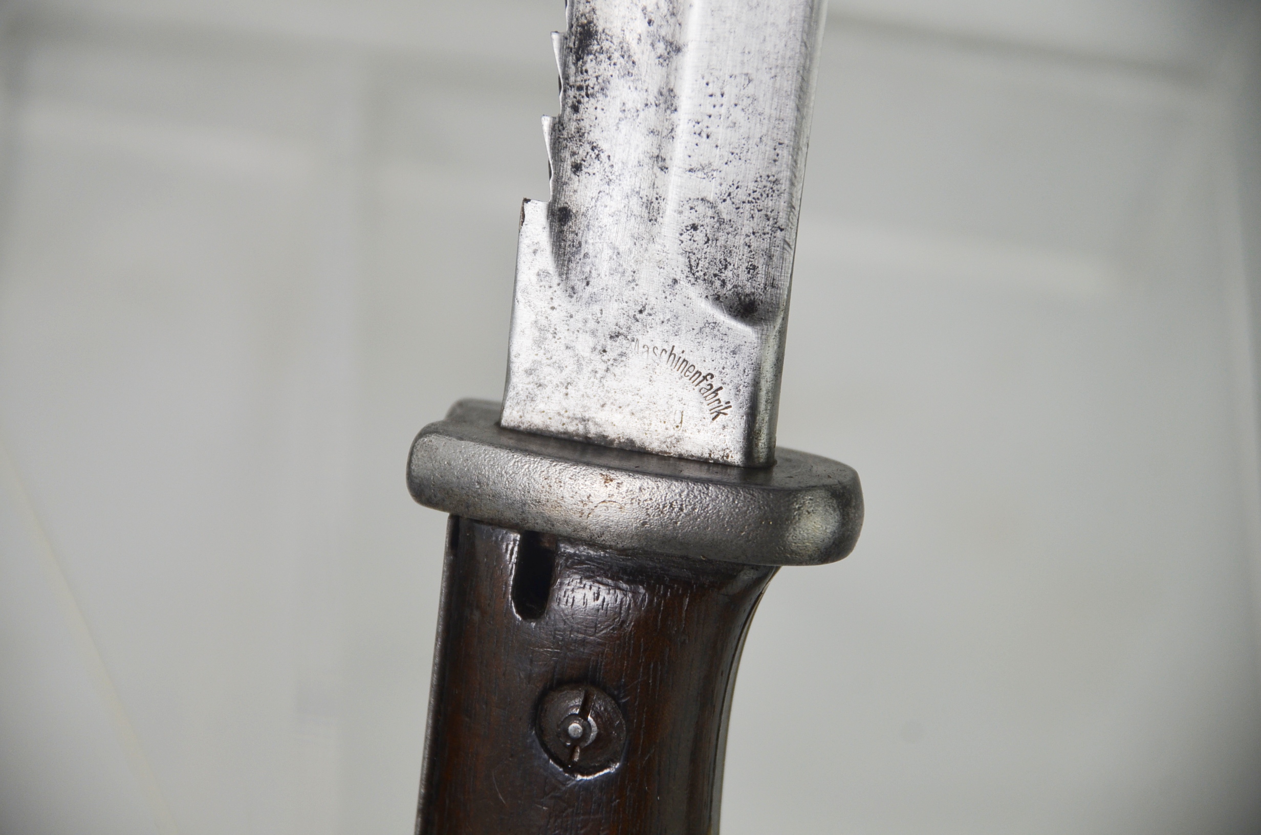 World War 1 German Sawback Dress Bayonet and Scabbard - Image 7