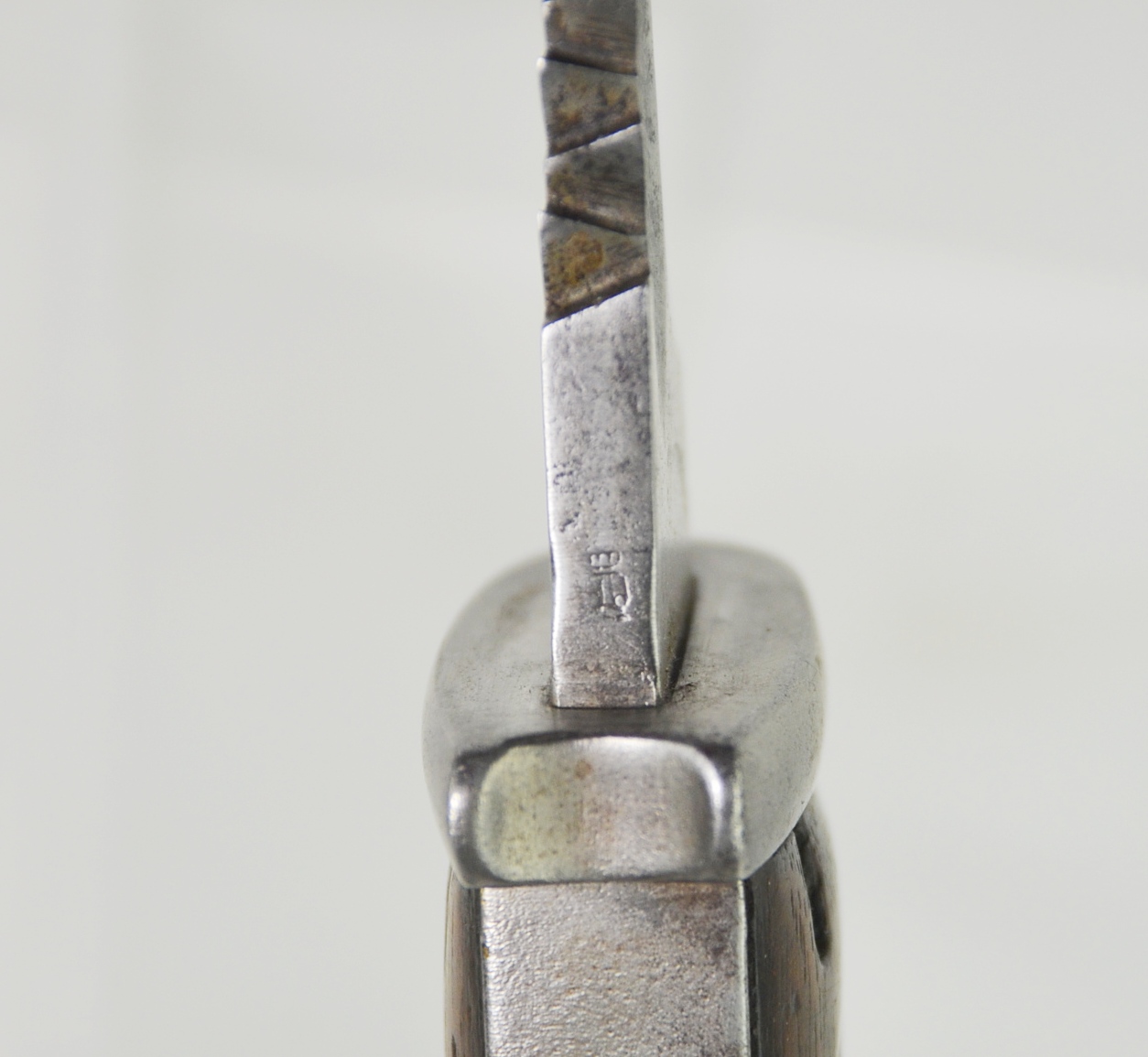 World War 1 German Sawback Dress Bayonet and Scabbard - Image 8