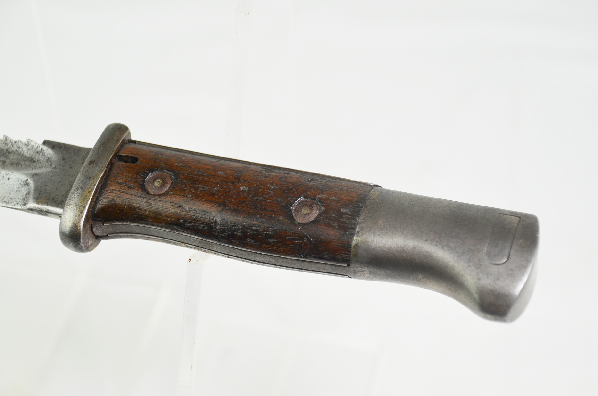 World War 1 German Sawback Dress Bayonet and Scabbard - Image 9