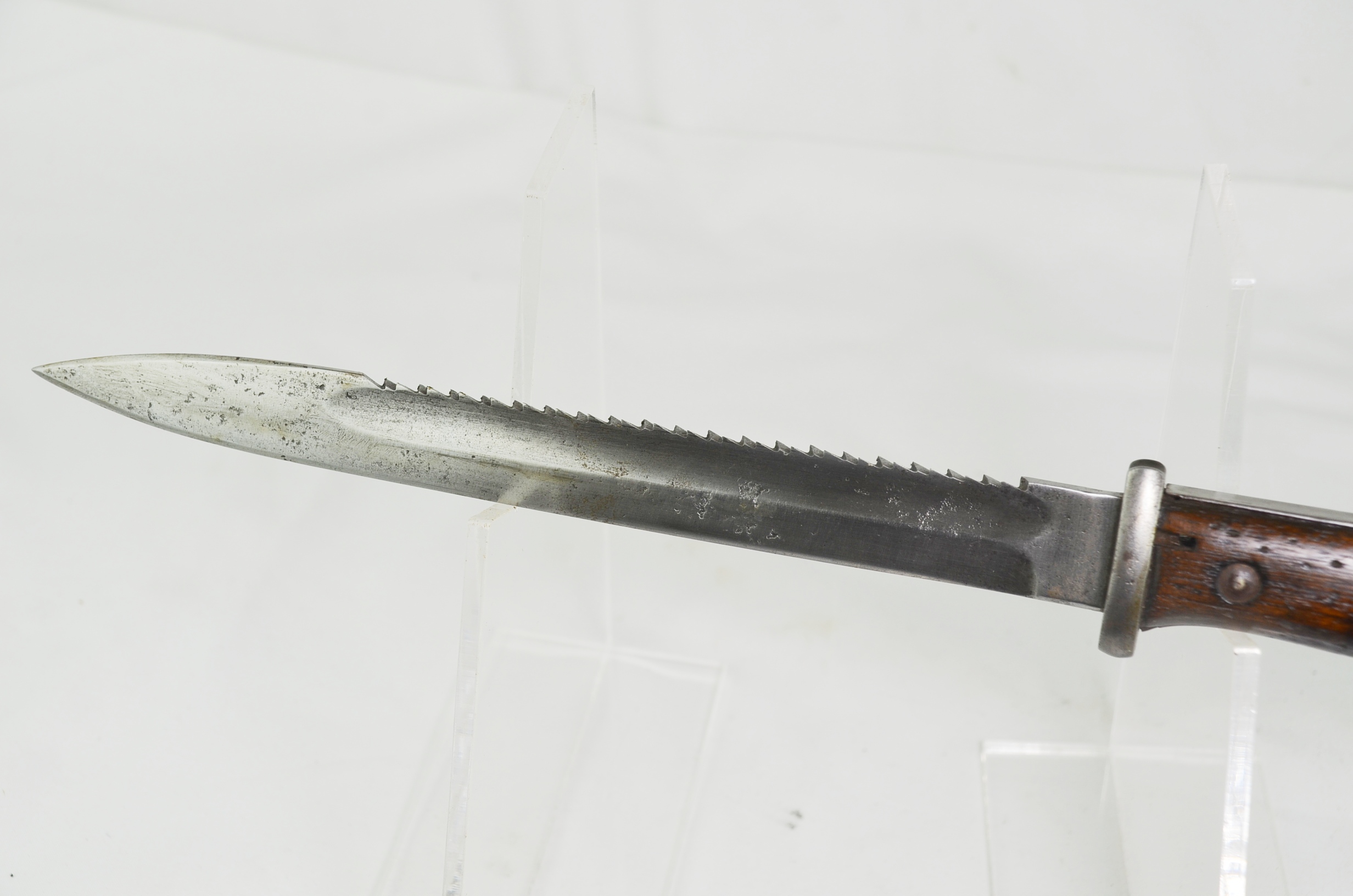 World War 1 German Sawback Dress Bayonet and Scabbard - Image 11